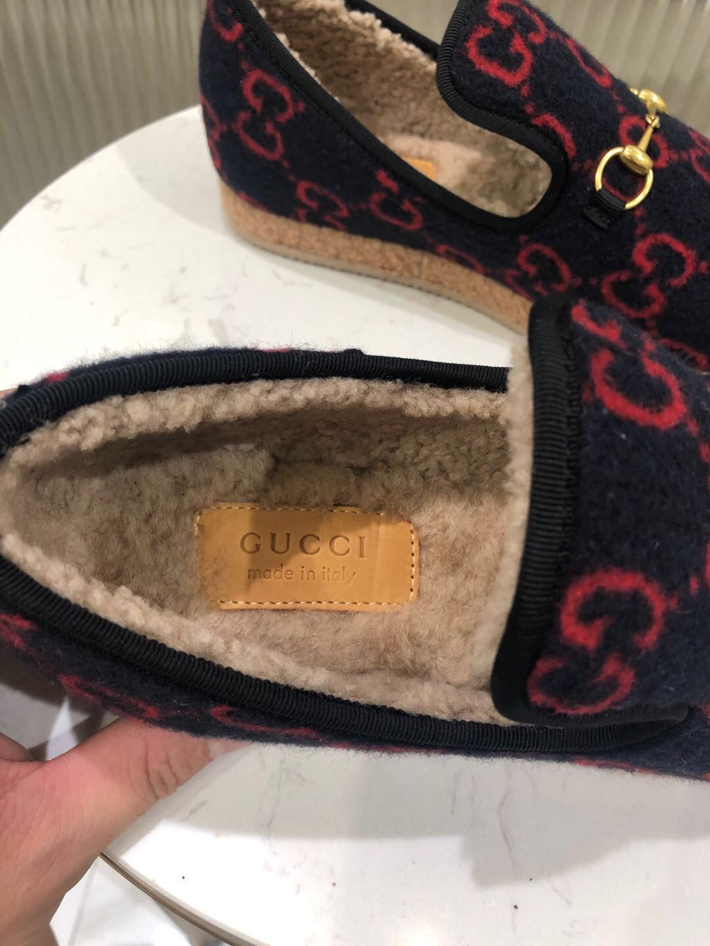 GUCCI HORSEBIT LOAFER IN BLACK MIX RED WOOL AND LAMB FUR LINING