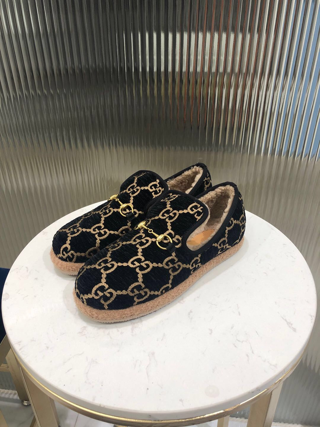 GUCCI HORSEBIT LOAFER IN BLACK MIX YELLOW WOOL AND LAMB FUR LINING