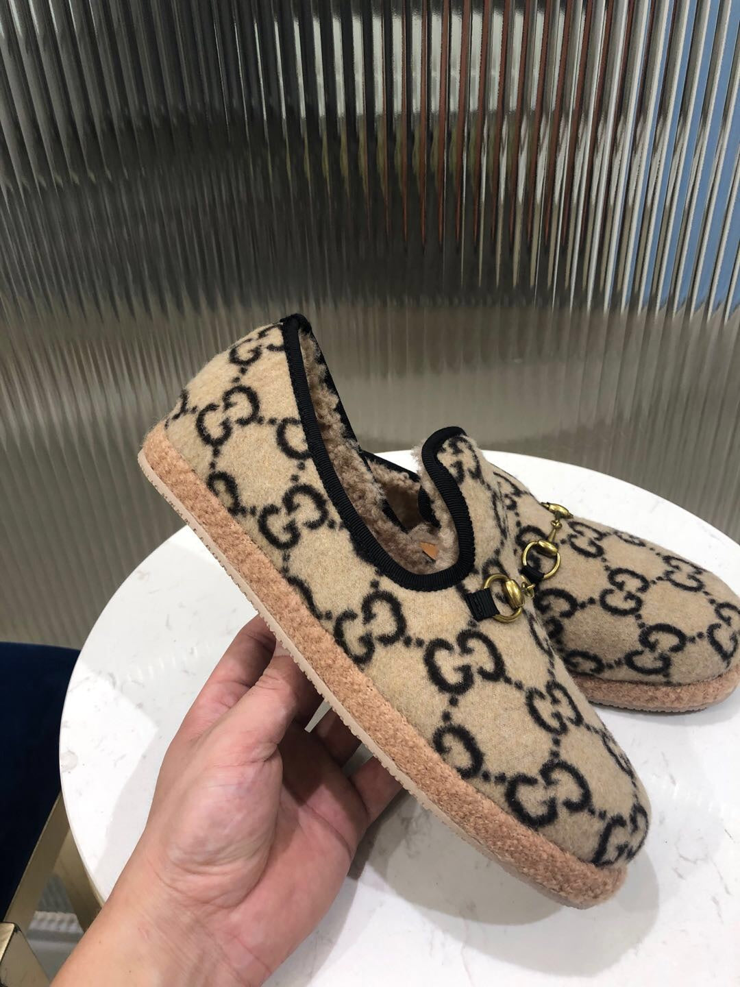 GUCCI HORSEBIT LOAFER IN BEIGE MIX BLACK WOOL AND LAMB FUR LINING
