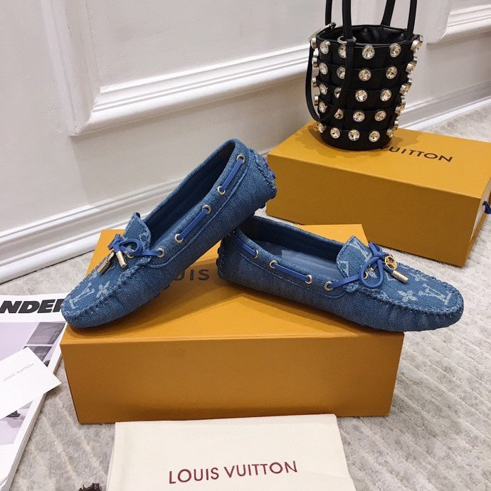 LOUIS VUITTON LV WOMEN'S DRIVER MOCCASIN IN BLUE MONOGRAM DENIM