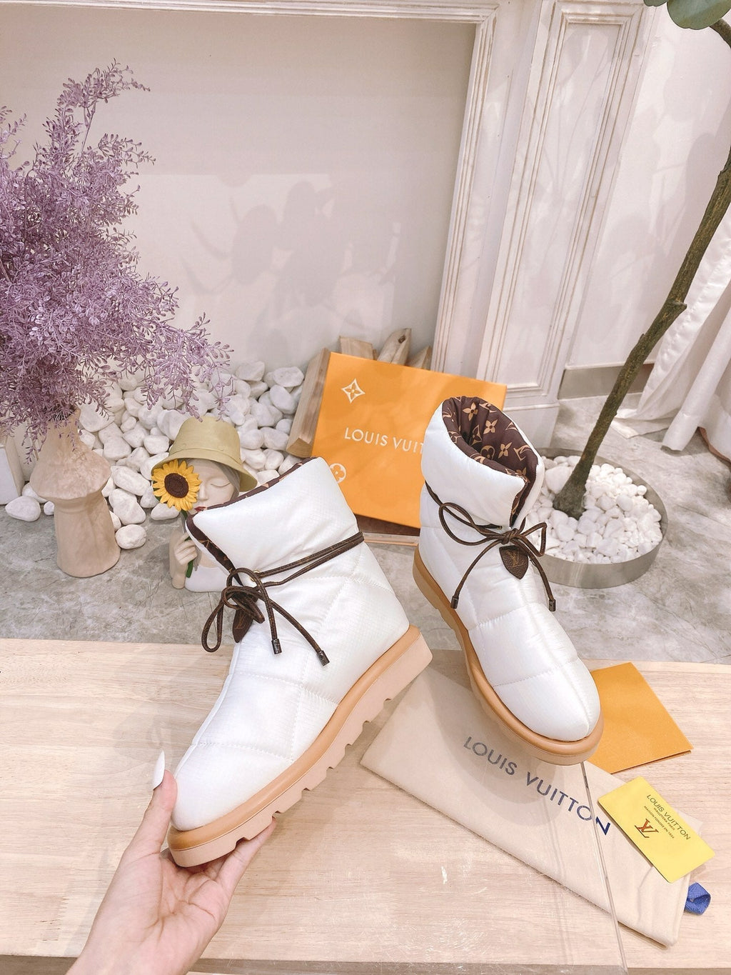 LOUIS VUITTON PILLOW COMFORT ANKLE BOOTS IN WHITE NYLON
