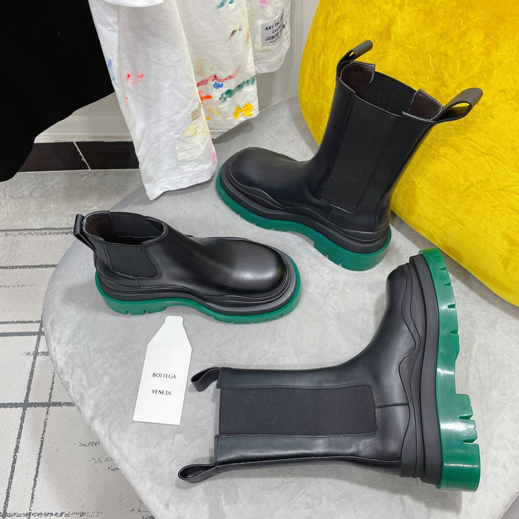 BOTTEGA VENETA TIRE CHELSEA BOOT IN BLACK MIX TEAL GREEN CALFSKIN