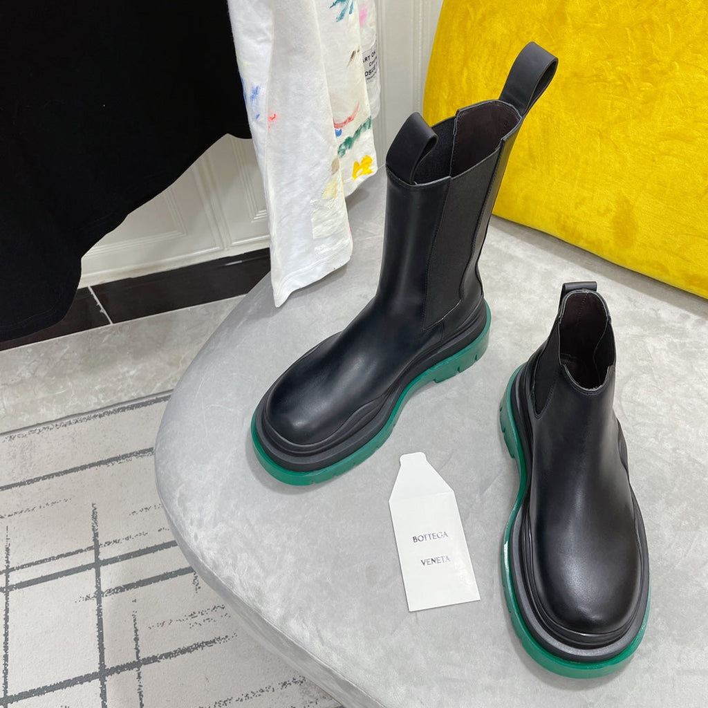 BOTTEGA VENETA TIRE CHELSEA BOOT IN BLACK MIX TEAL GREEN CALFSKIN