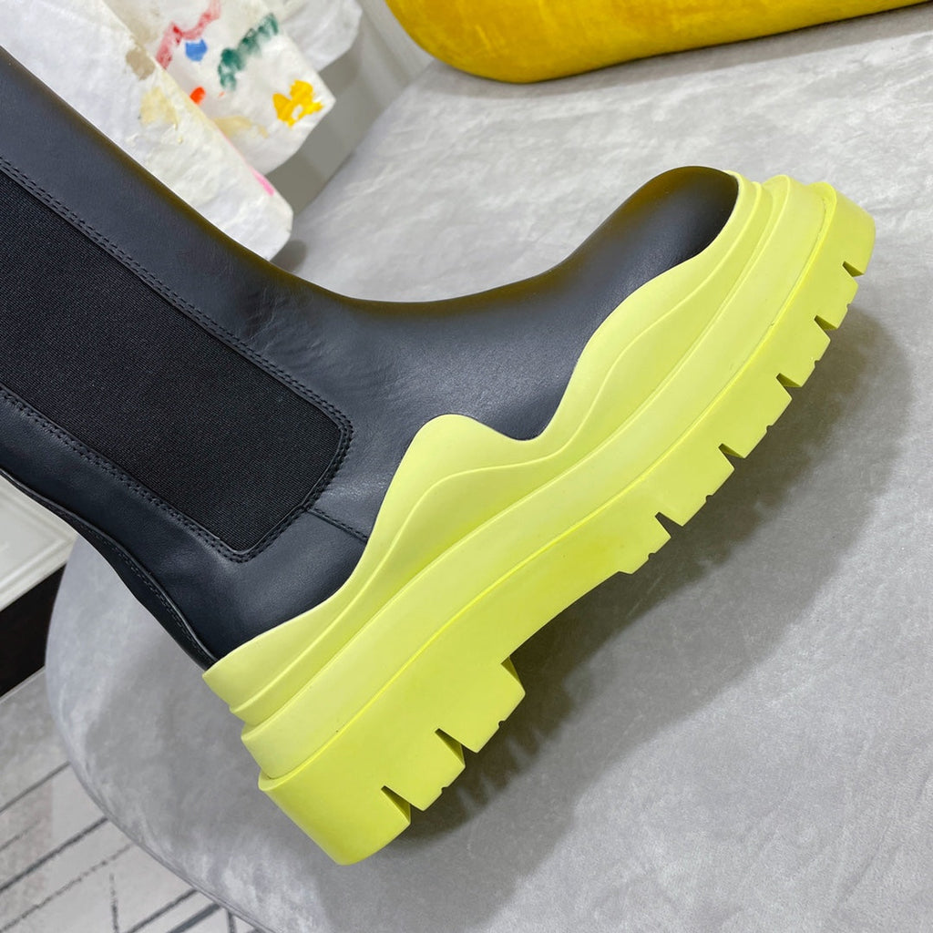 BOTTEGA VENETA TIRE CHELSEA BOOT IN BLACK MIX NEON YELLOW CALFSKIN