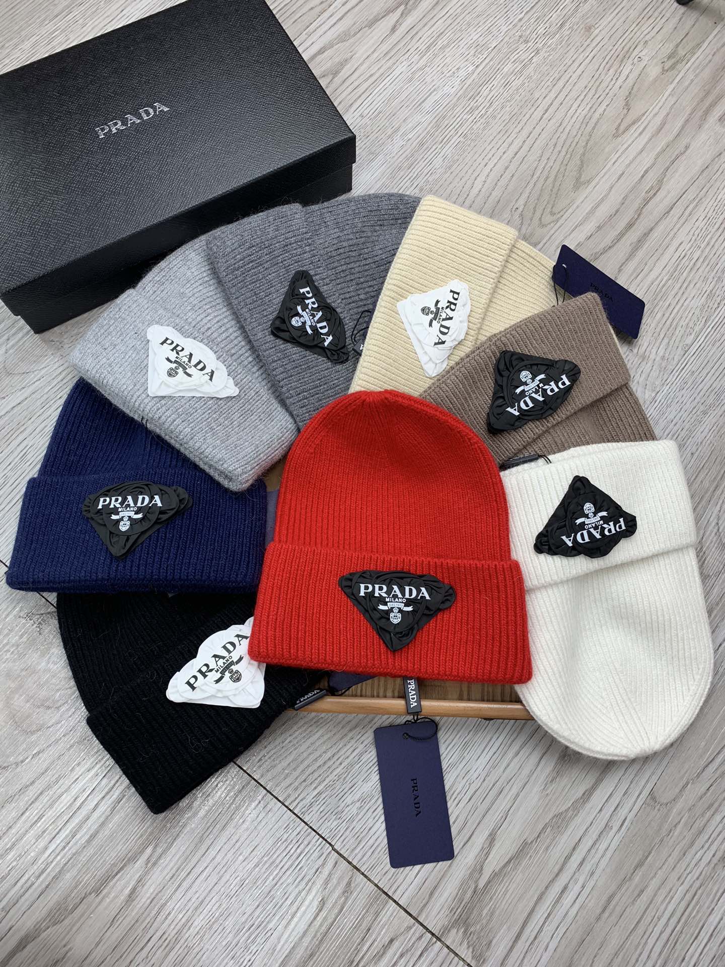 PRADA BEANIE HAT IN MEDIUM BROWN WOOL 431354