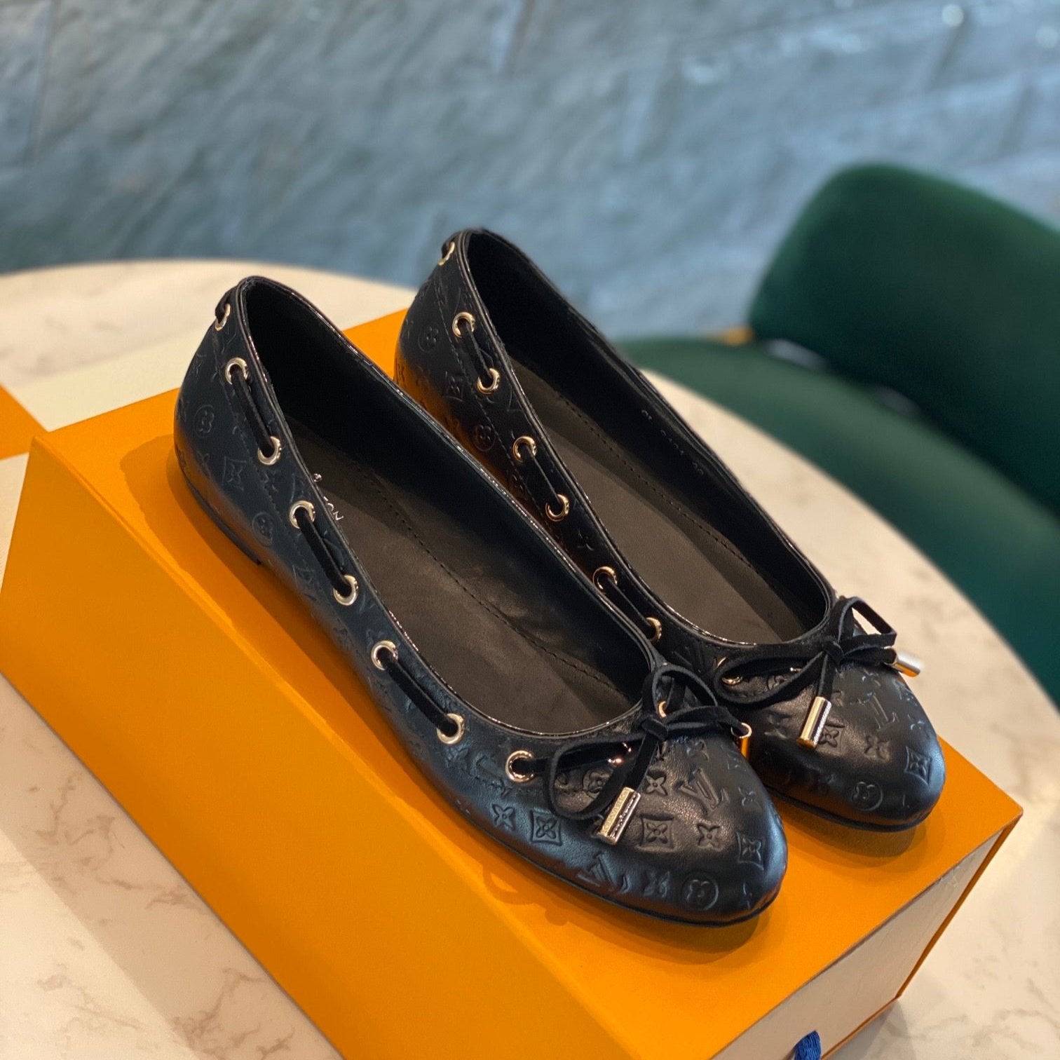 LOUIS VUITTON LV WOMEN'S BALLET FLAT IN BLACK EMBOSSED CALFSKIN WITH BOW