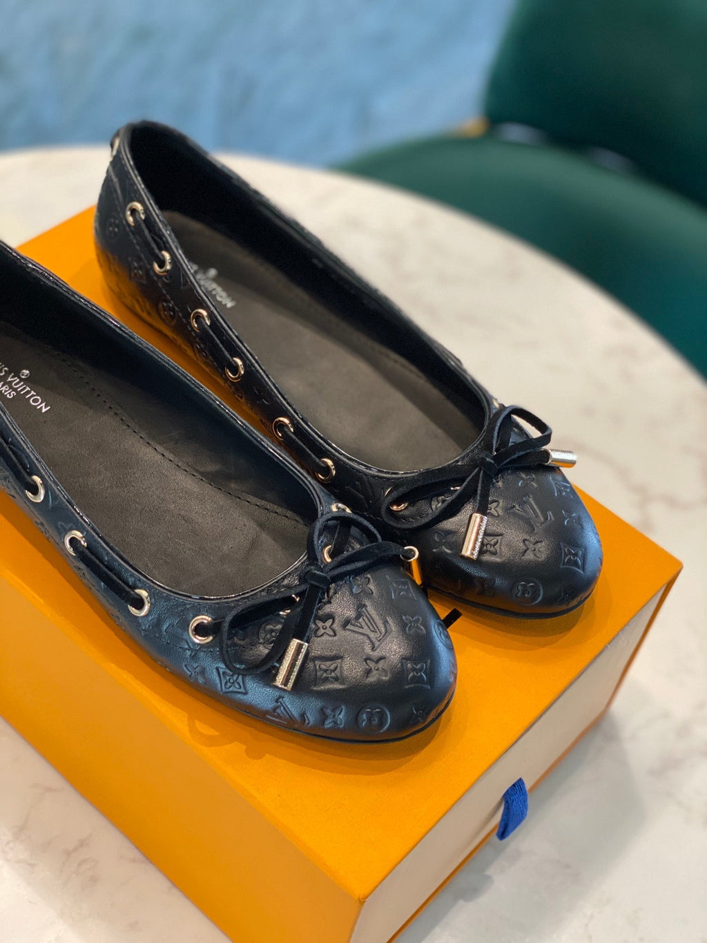 LOUIS VUITTON LV WOMEN'S BALLET FLAT IN BLACK EMBOSSED CALFSKIN WITH BOW