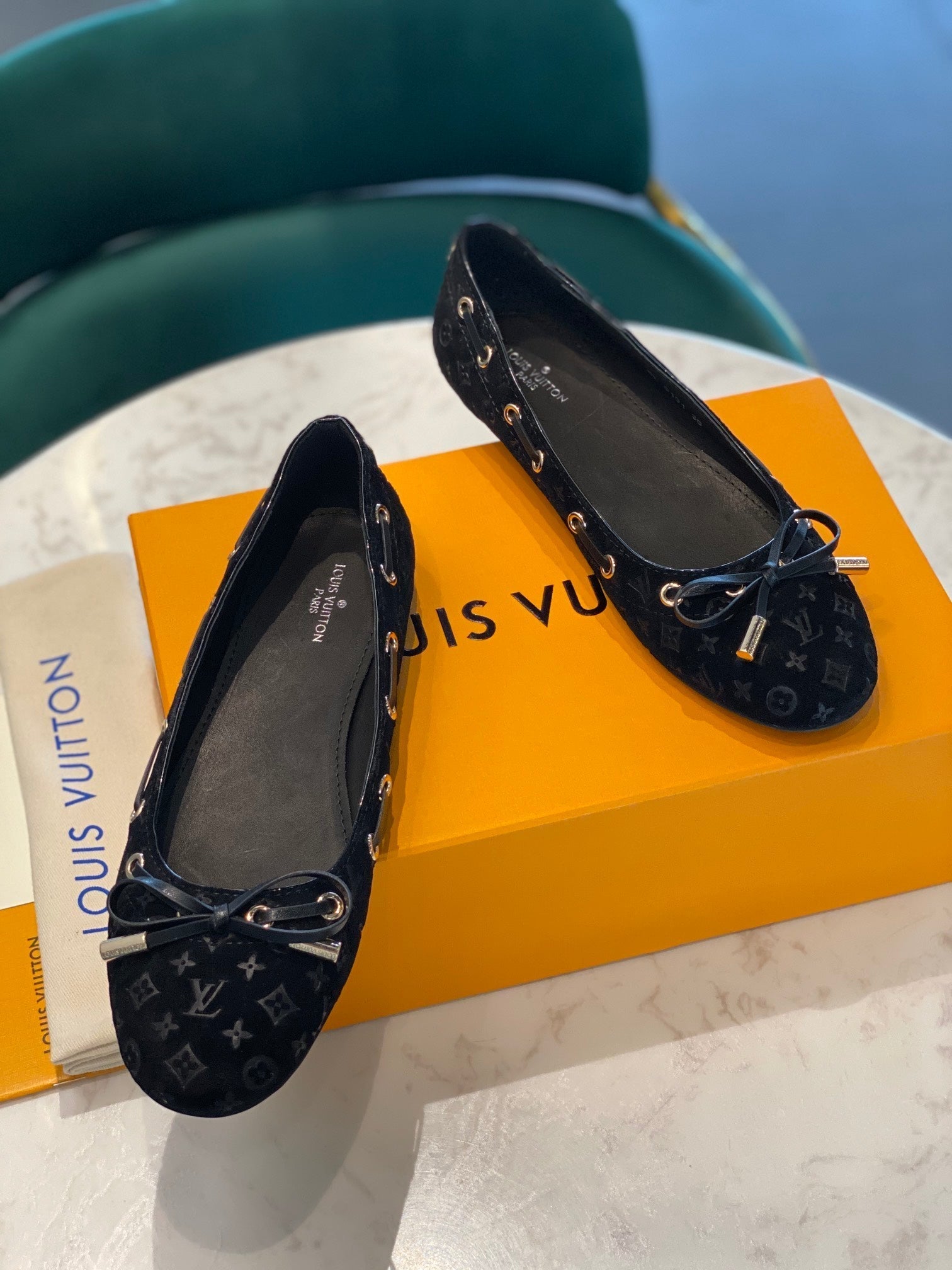 LOUIS VUITTON LV WOMEN'S BALLET FLAT IN BLACK MONOGRAM SUEDE WITH BOW
