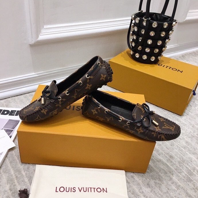 LOUIS VUITTON LV WOMEN'S DRIVER MOCCASIN IN CHOCOLATE BROWN MONOGRAM CALFSKIN