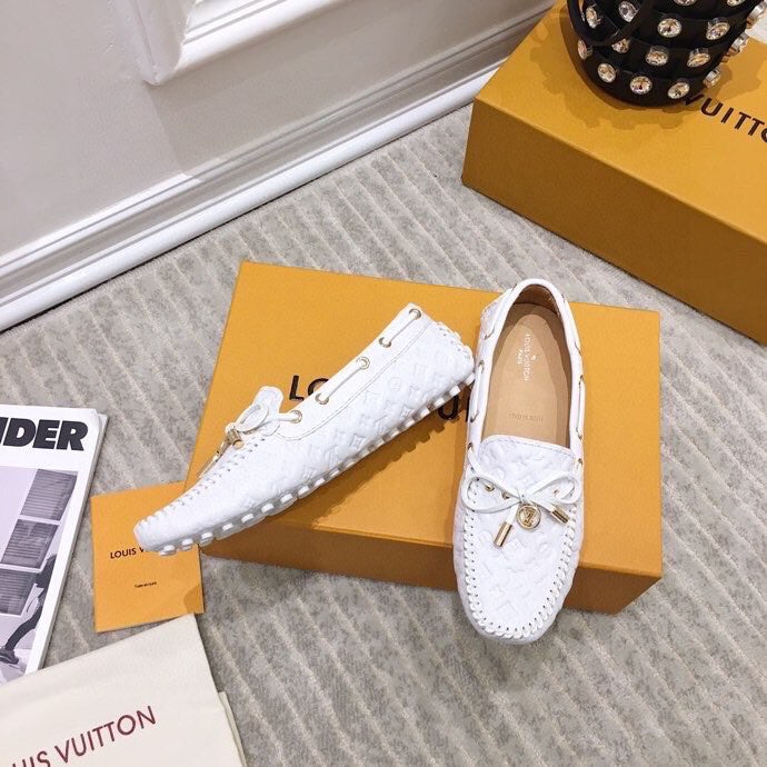 LOUIS VUITTON LV WOMEN'S DRIVER MOCCASIN IN WHITE EMBOSSED CALFSKIN