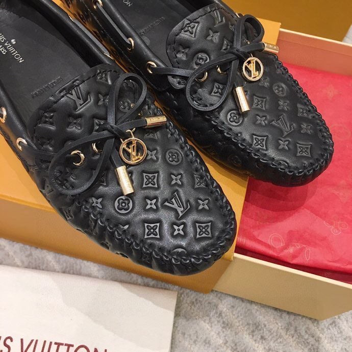 LOUIS VUITTON LV WOMEN'S DRIVER MOCCASIN IN BLACK EMBOSSED CALFSKIN
