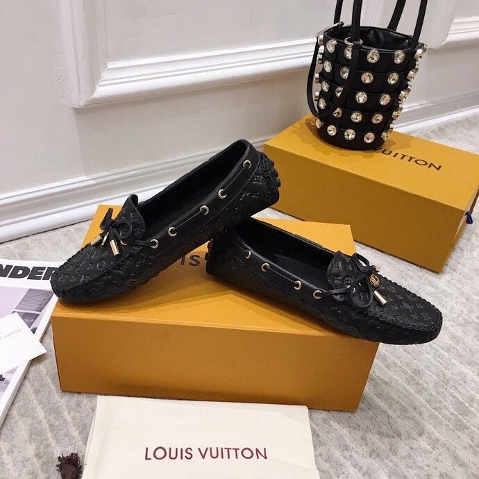 LOUIS VUITTON LV WOMEN'S DRIVER MOCCASIN IN BLACK EMBOSSED CALFSKIN