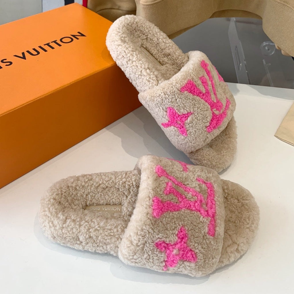 LOUIS VUITTON LV WOMEN'S PASEO FLAT SLIPPER IN BEIGE FLEECE WITH BRIGHT PINK LOGO