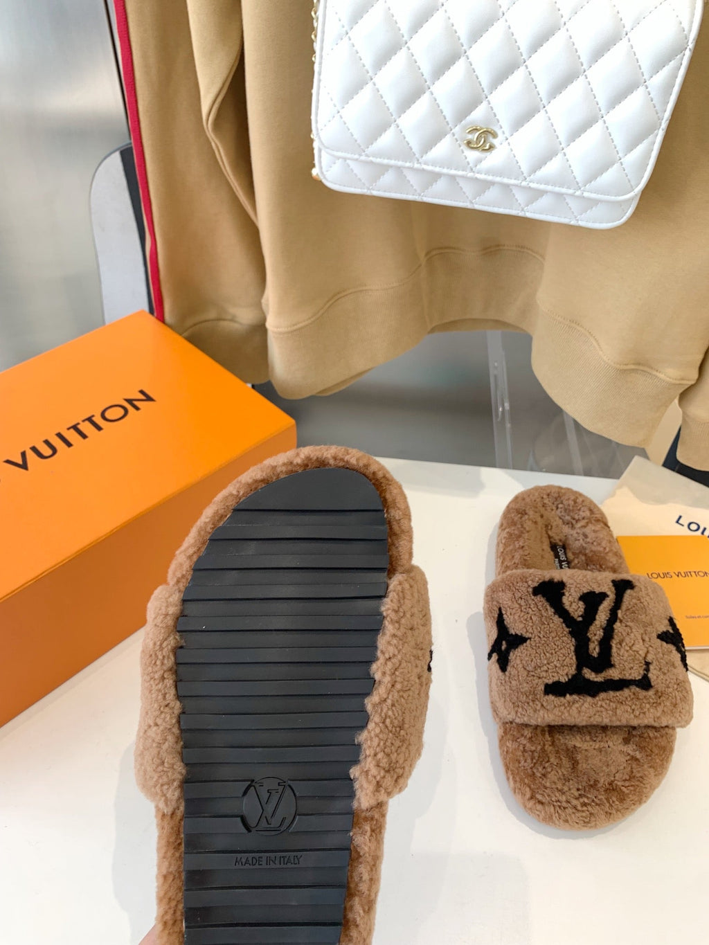 LOUIS VUITTON LV WOMEN'S PASEO FLAT SLIPPER IN CARAMEL BROWN FLEECE WITH BLACK LOGO