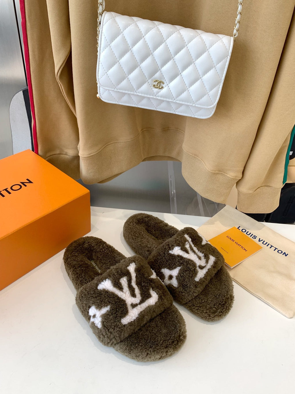 LOUIS VUITTON LV WOMEN'S PASEO FLAT SLIPPER IN OLIVE GREEN FLEECE WITH WHITE LOGO