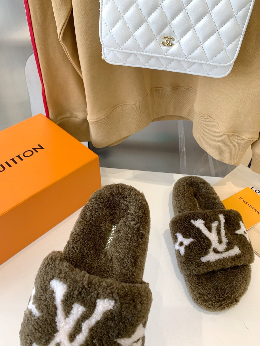 LOUIS VUITTON LV WOMEN'S PASEO FLAT SLIPPER IN OLIVE GREEN FLEECE WITH WHITE LOGO