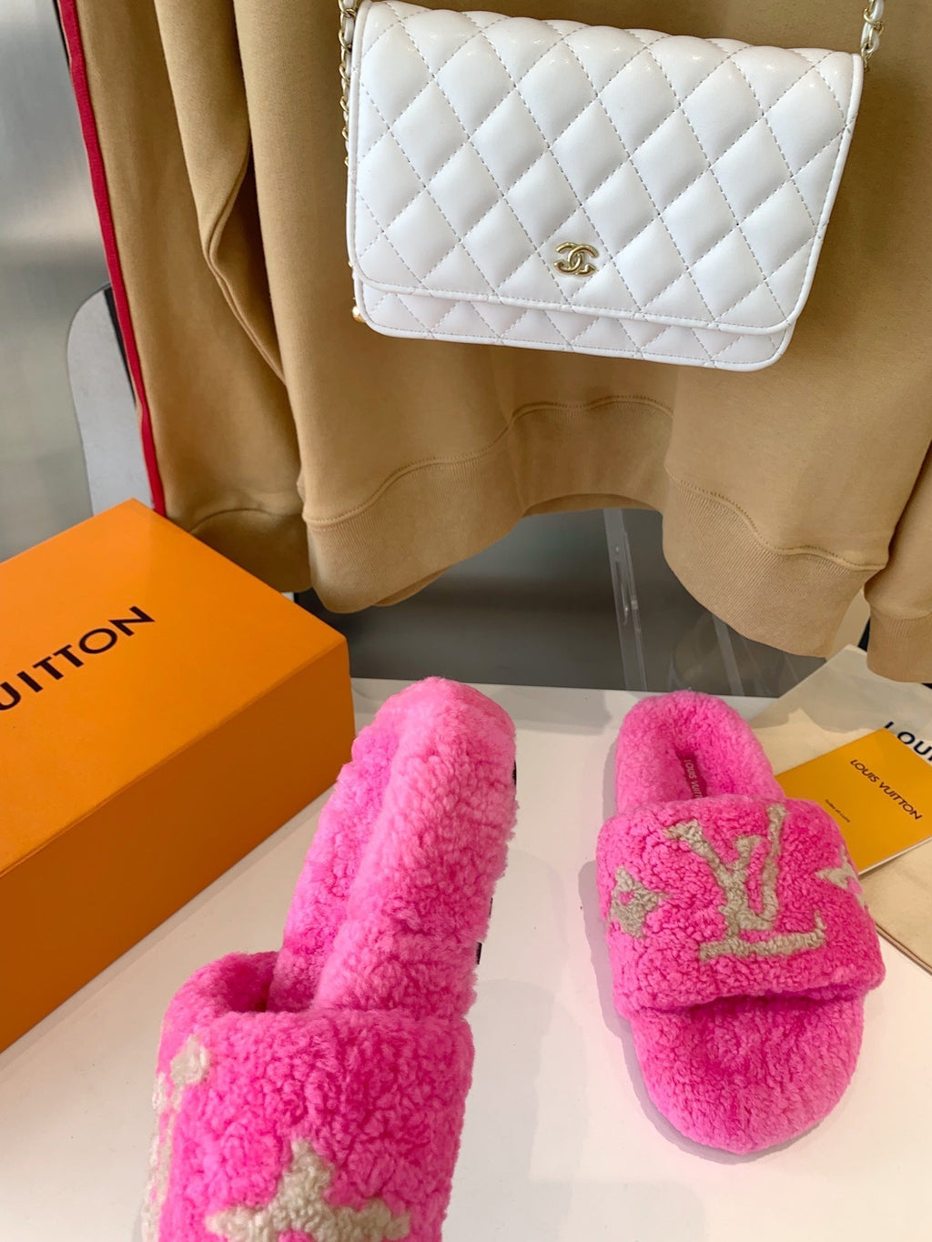 LOUIS VUITTON LV WOMEN'S PASEO FLAT SLIPPER IN BRIGHT PINK FLEECE WITH TAN BROWN LOGO
