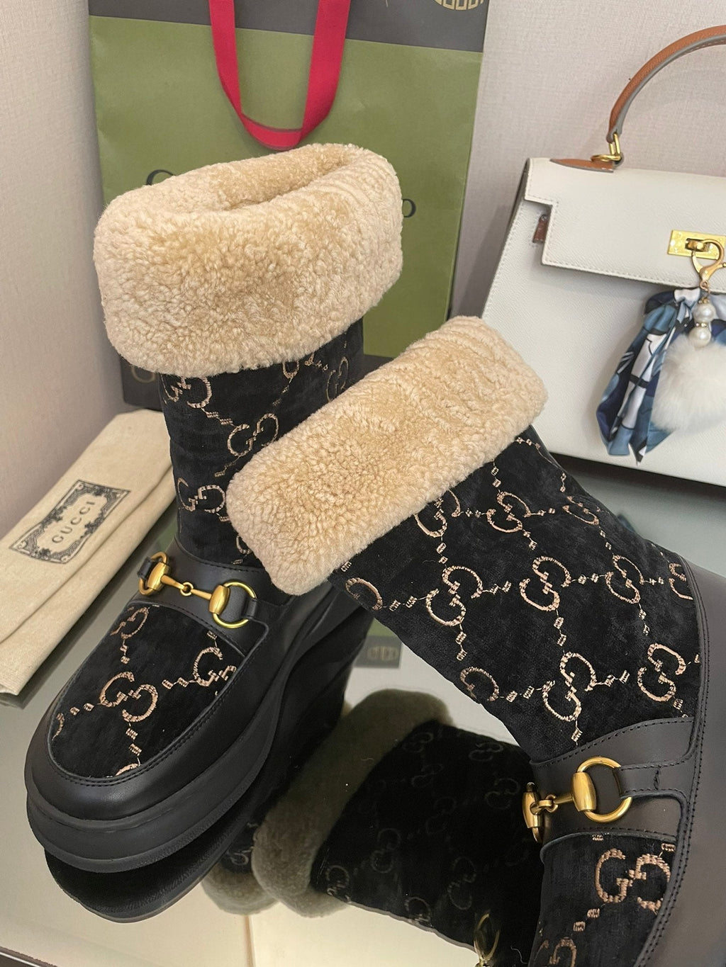 GUCCI HORSEBIT SNOW ANKLE BOOTS IN BLACK MONOGRAM VELVET MIX CALFSKIN AND LAMB WOOL LINING