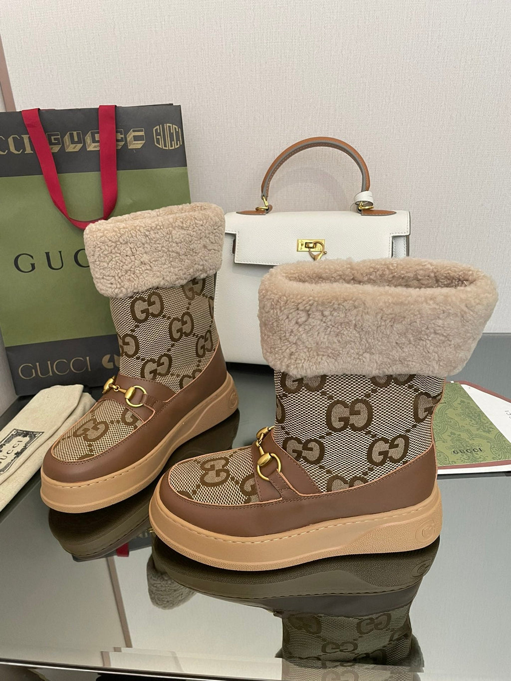 GUCCI HORSEBIT SNOW ANKLE BOOTS IN ECRU BEIGE MONOGRAM JACQUARD FABRIC MIX BROWN CALFSKIN AND LAMB WOOL LINING