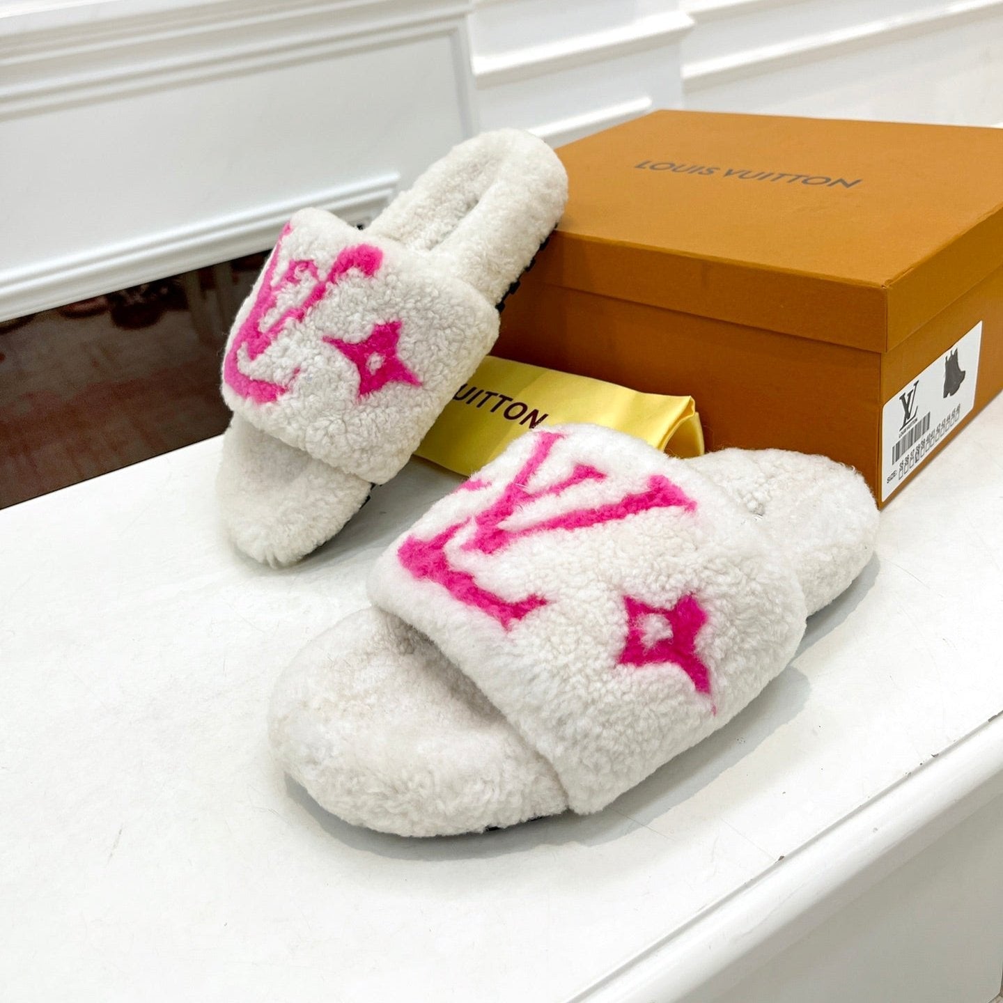 LOUIS VUITTON LV FLAT SLIPPER IN WHITE MIX BRIGHT PINK SHEARLING
