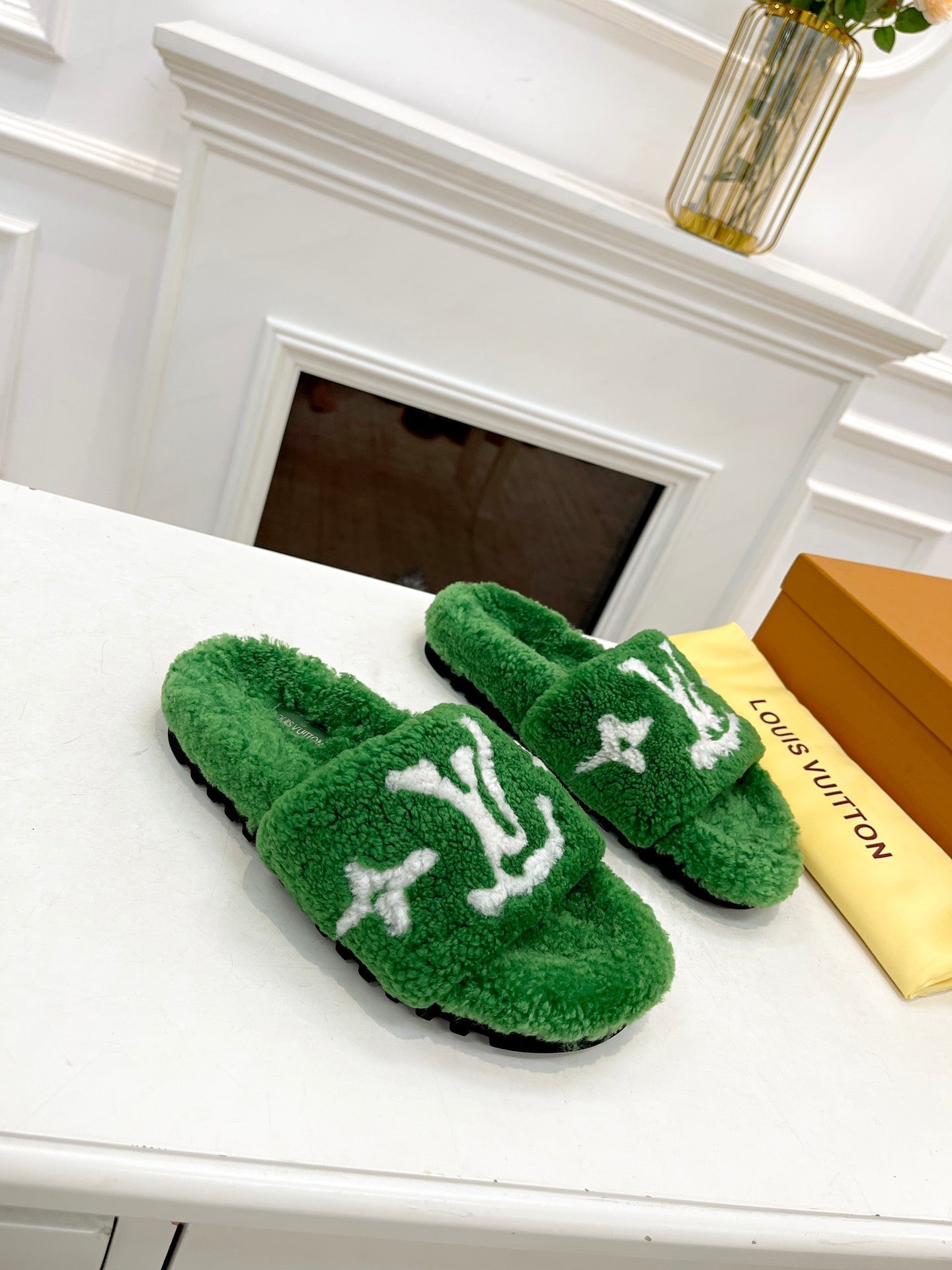 LOUIS VUITTON LV FLAT SLIPPER IN EMERALD GREEN MIX WHITE SHEARLING
