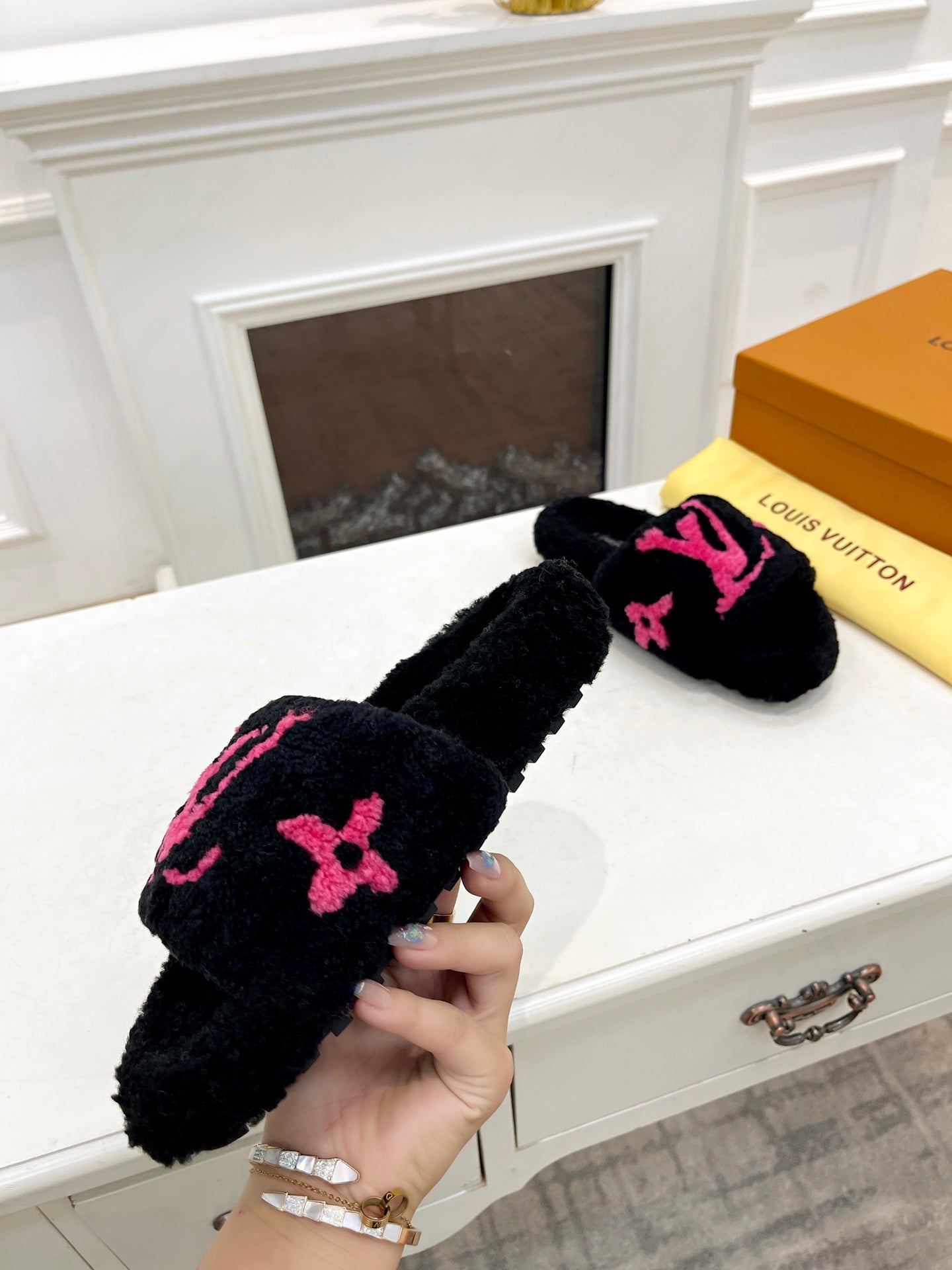 LOUIS VUITTON LV FLAT SLIPPER IN BLACK MIX BRIGHT PINK SHEARLING