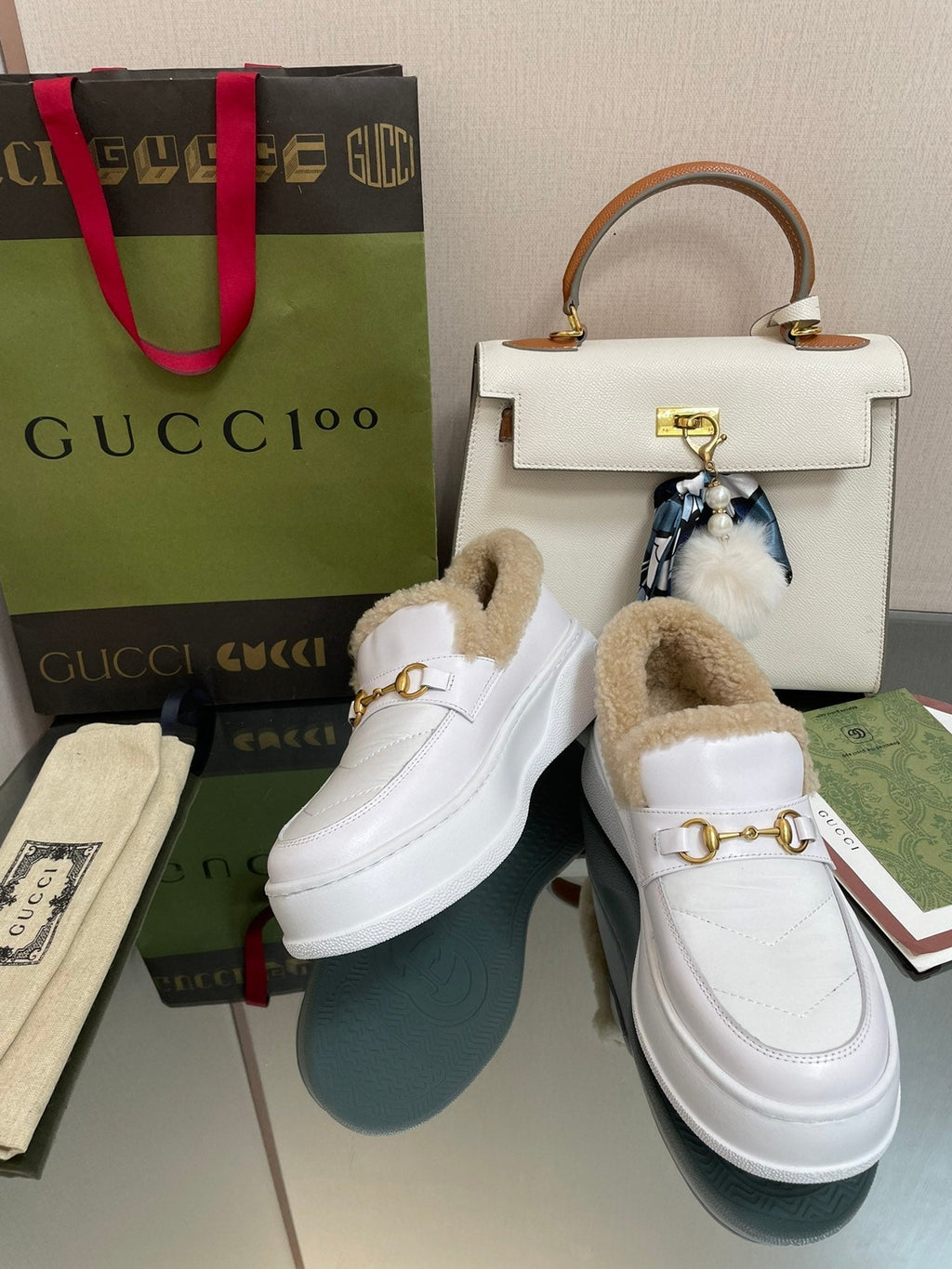 GUCCI LOAFER IN WHITE CALFSKIN WITH BEIGE WOOL LINING