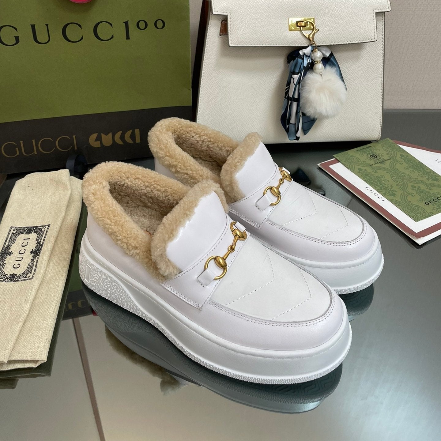 GUCCI LOAFER IN WHITE CALFSKIN WITH BEIGE WOOL LINING