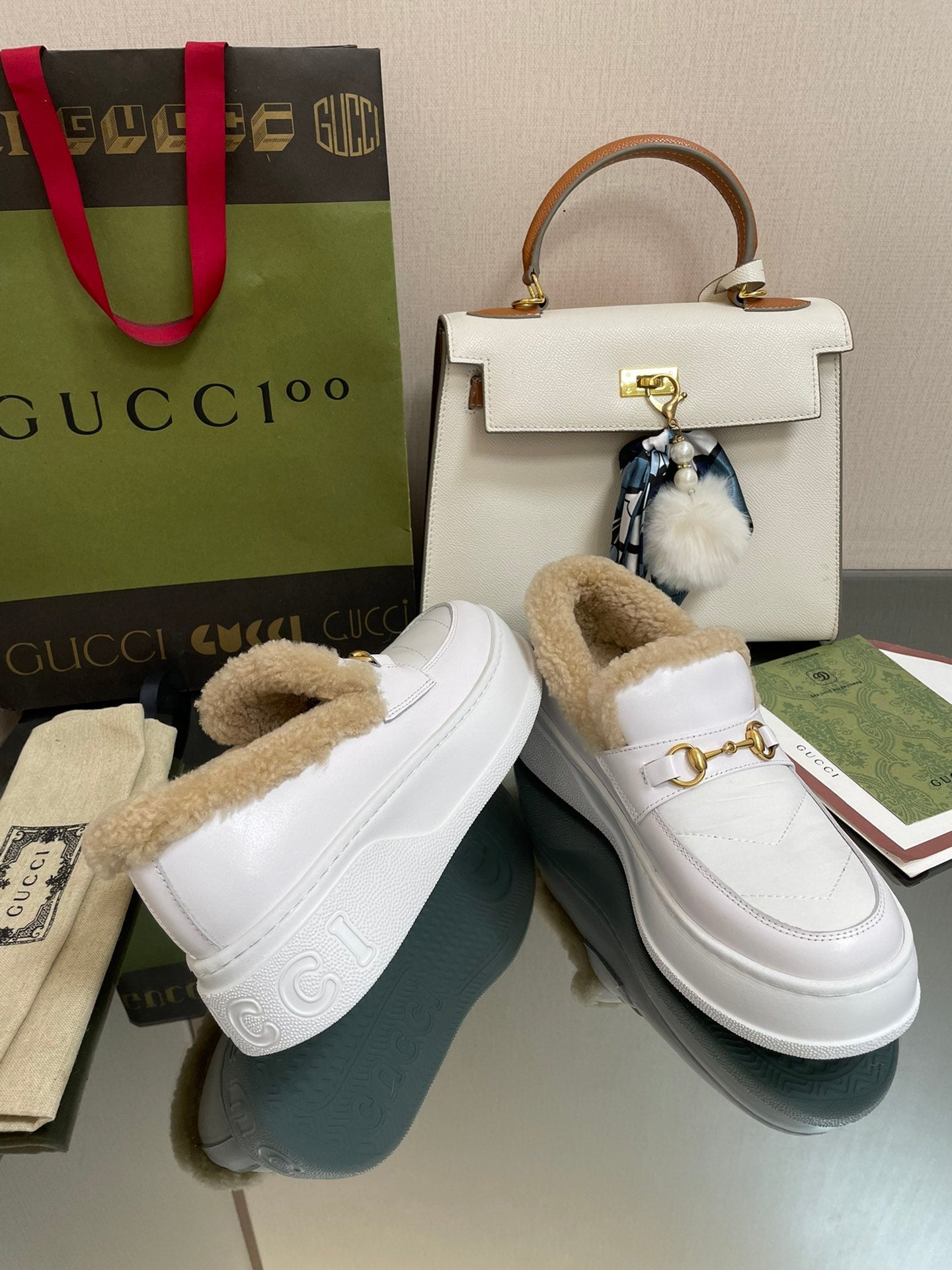 GUCCI LOAFER IN WHITE CALFSKIN WITH BEIGE WOOL LINING