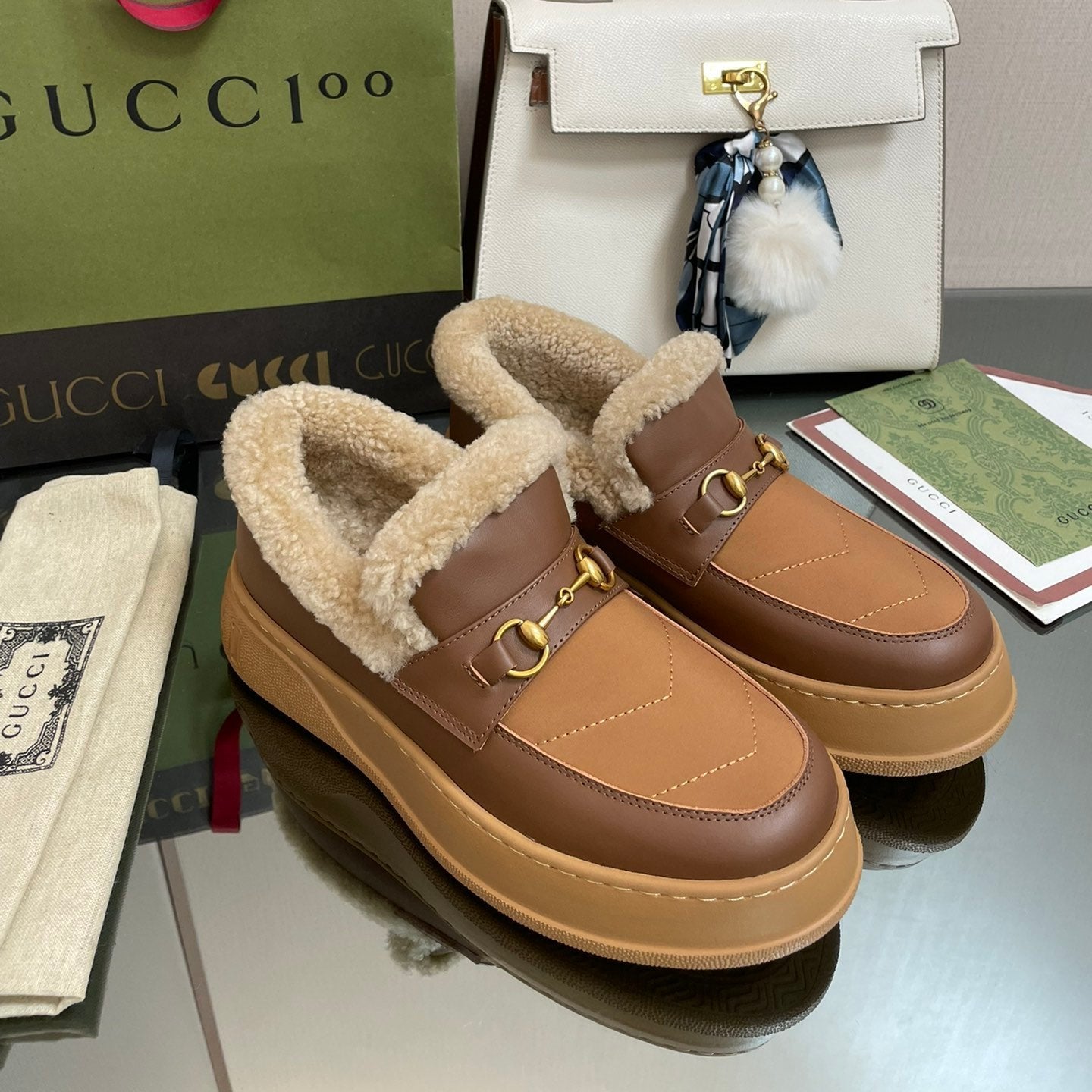 GUCCI LOAFER IN PEANUT BROWN AND CHOCOLATE BROWN CALFSKIN WITH BEIGE WOOL LINING