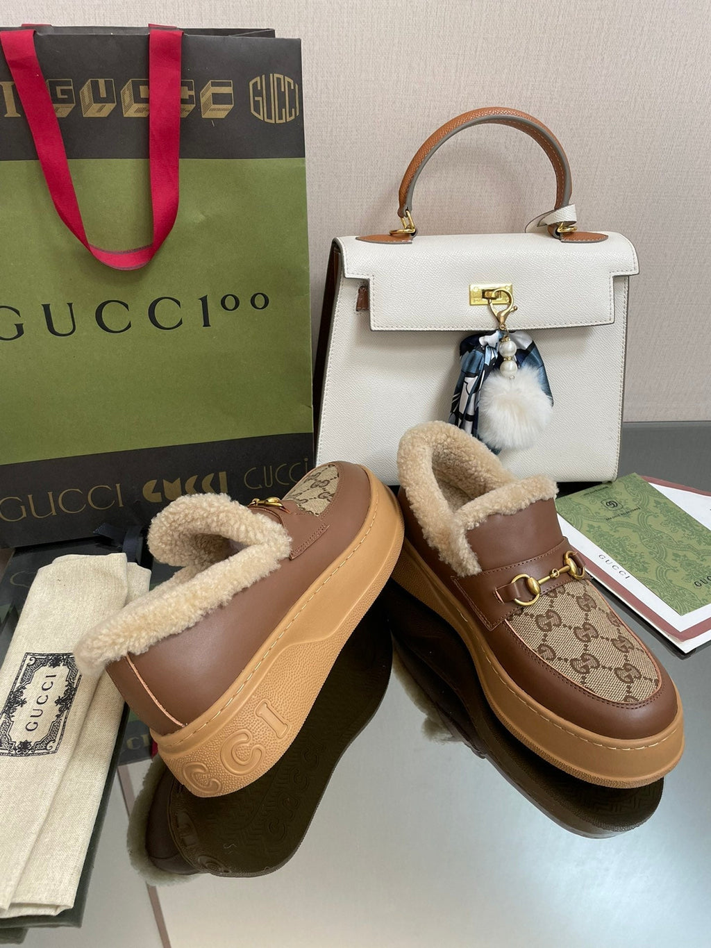 GUCCI LOAFER IN PEANUT BROWN JACQUARD AND CHOCOLATE BROWN CALFSKIN WITH BEIGE WOOL LINING