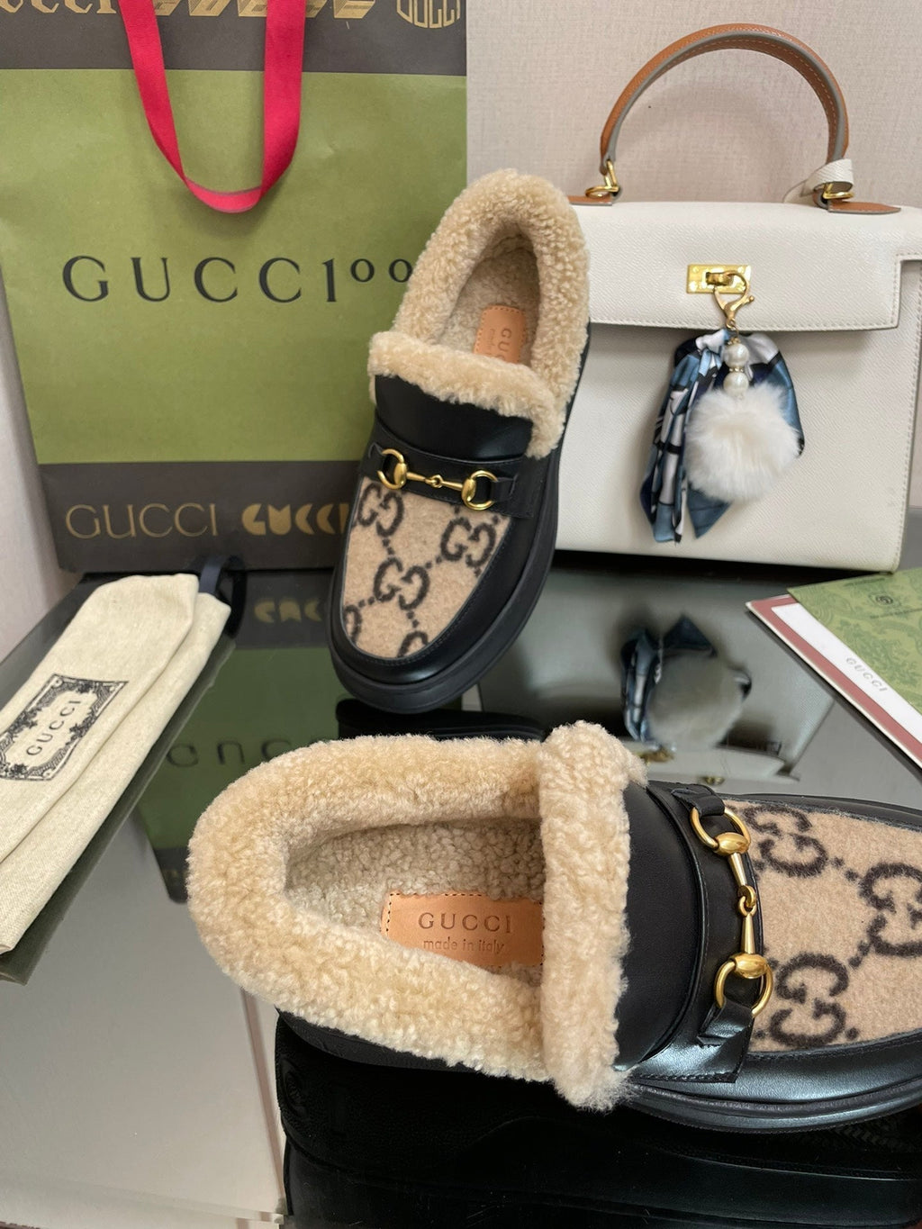 GUCCI LOAFER IN CAMEL BROWN JACQUARD AND BLACK CALFSKIN WITH BEIGE WOOL LINING
