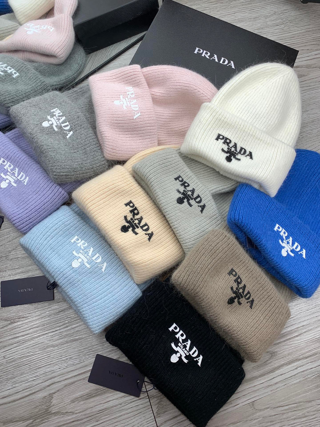 PRADA BEANIE HAT IN KHAKI BROWN WOOL 108747