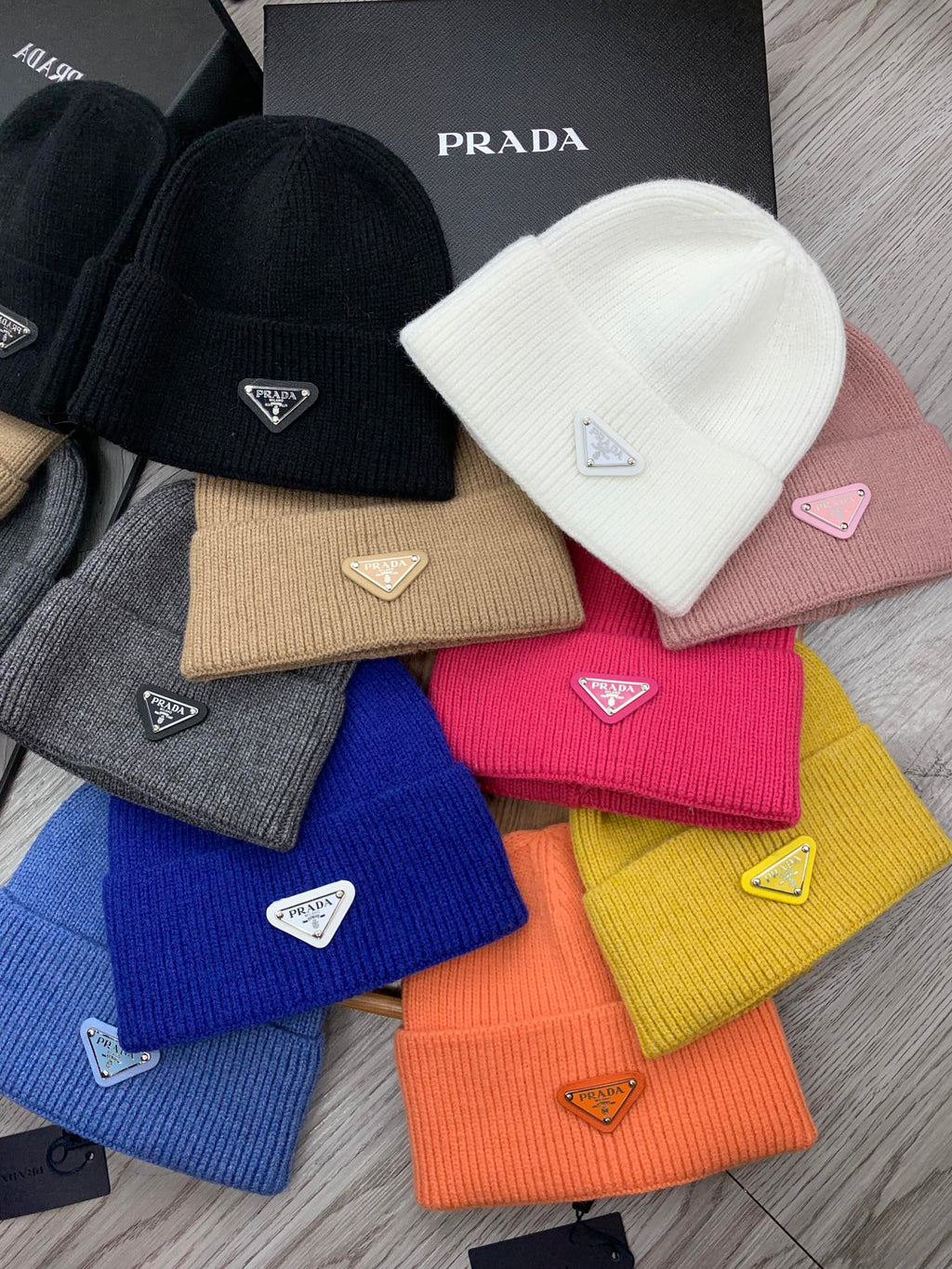 PRADA BEANIIE HAT IN CREPE PINK WOOL 335034