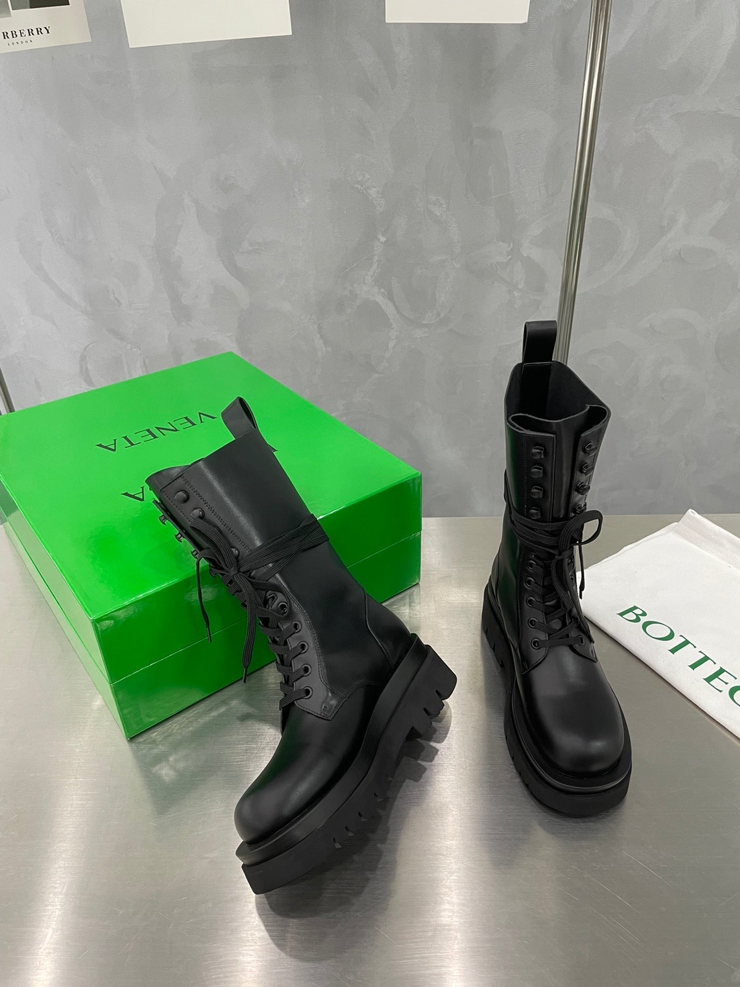 BOTTEGA VENETA LUG LACE-UP BOOT IN BLACK CALFSKIN 7 CM