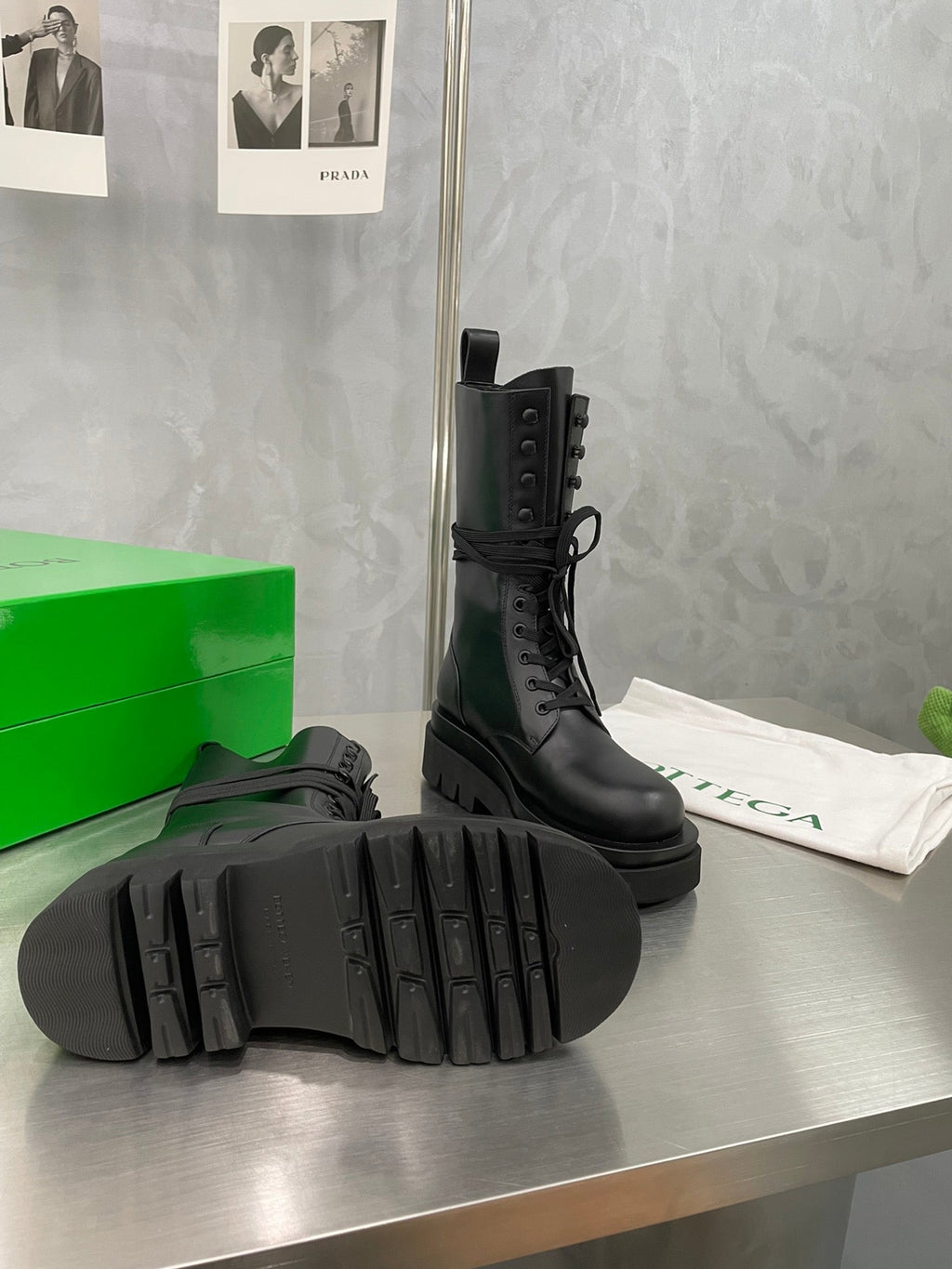 BOTTEGA VENETA LUG LACE-UP BOOT IN BLACK CALFSKIN 7 CM