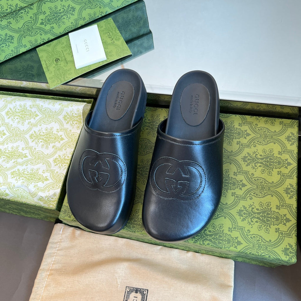 GUCCI INTERLOCKING G MULE IN BLACK CALFSKIN