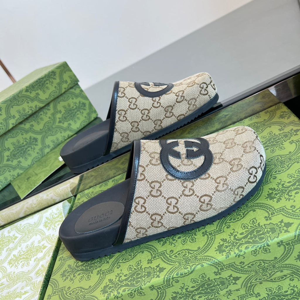 GUCCI INTERLOCKING G MULE IN BEIGE MONOGRAM CANVAS AND LEATHER