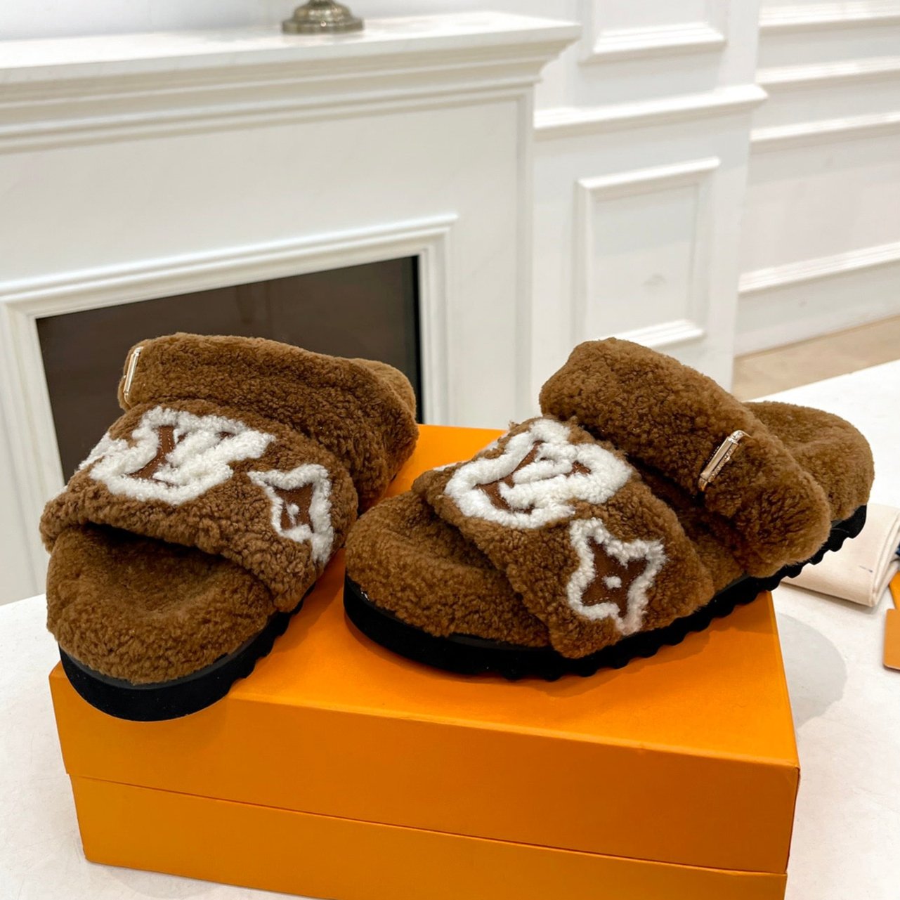 LOUIS VUITTON DAD SANDAL MULE IN CARAMEL BROWN MIX WHITE FLEECE