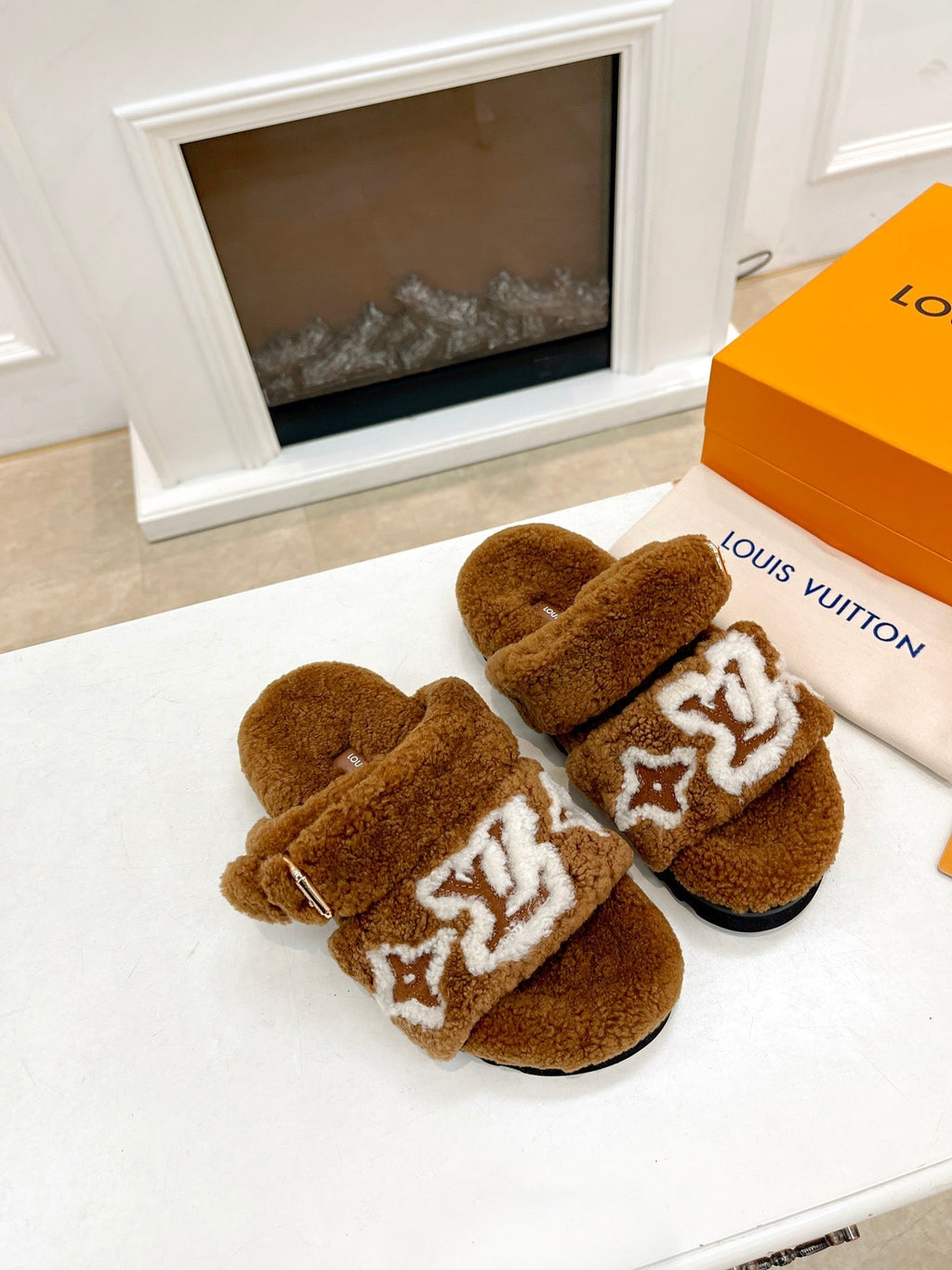 LOUIS VUITTON DAD SANDAL MULE IN CARAMEL BROWN MIX WHITE FLEECE