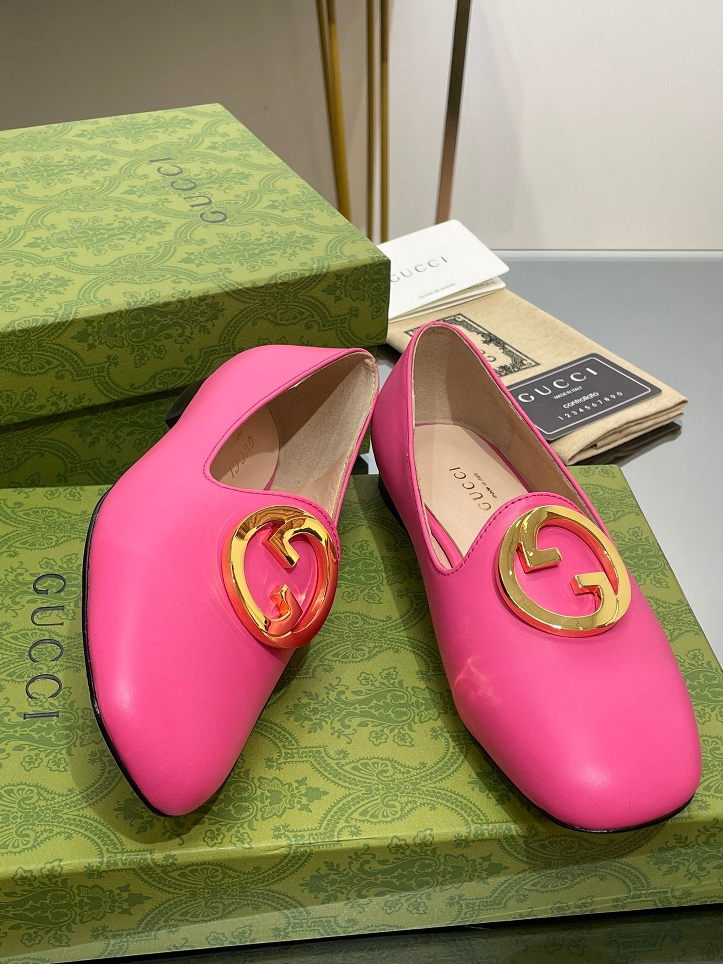 GUCCI BLONDIE LOGO-PLAQUE LOAFERS IN BRIGHT PINK CALFSKIN WITH GOLD HARDWARE