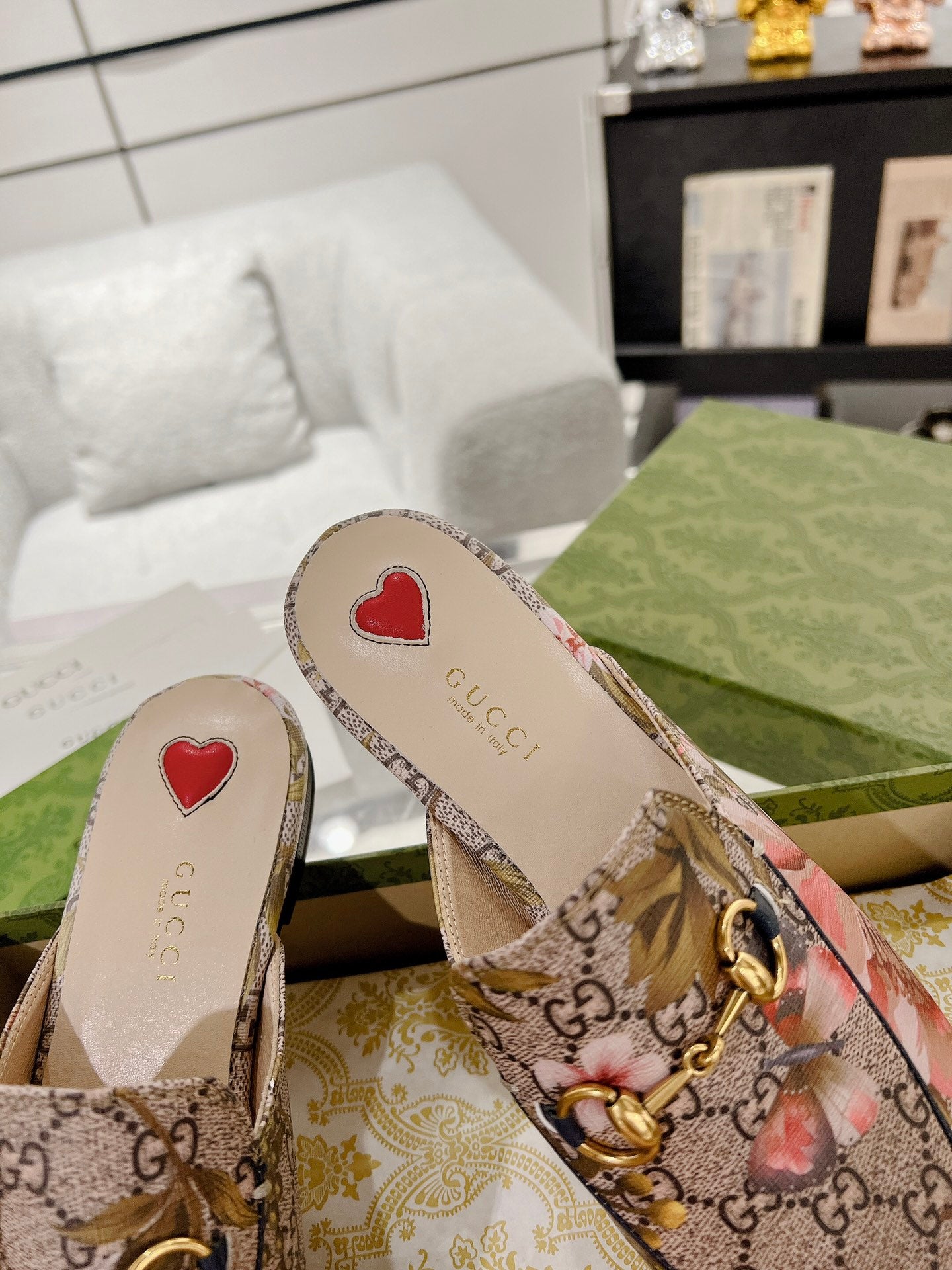 GUCCI HORSEBIT FLOWER SLIPPER MULE IN DARK BEIGE MONOGRAM JACQUARD FABRIC