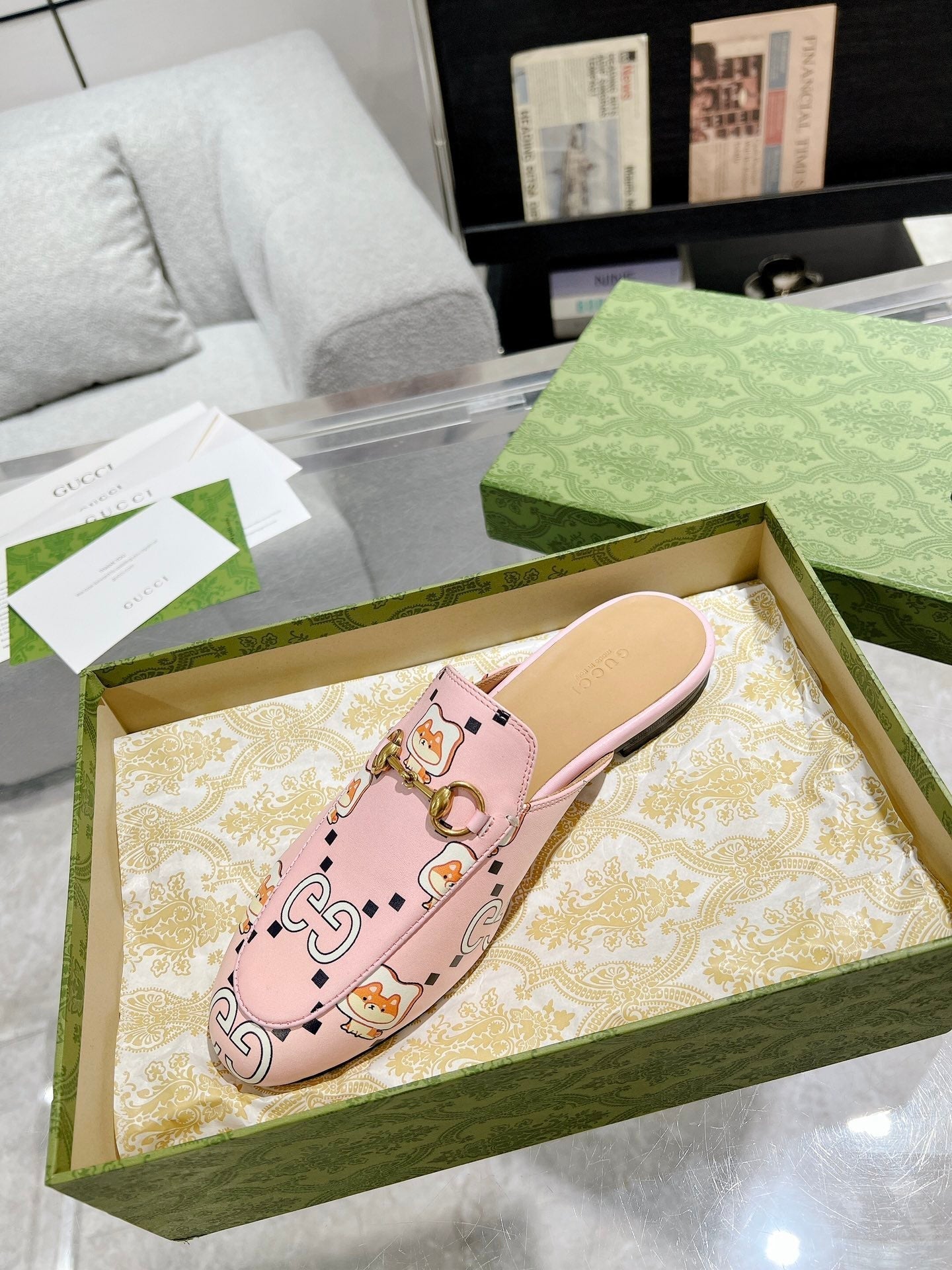 GUCCI HORSEBIT SLIPPER MULE WITH CUTE CAT PRINT IN LIGHT PINK CALFSKIN