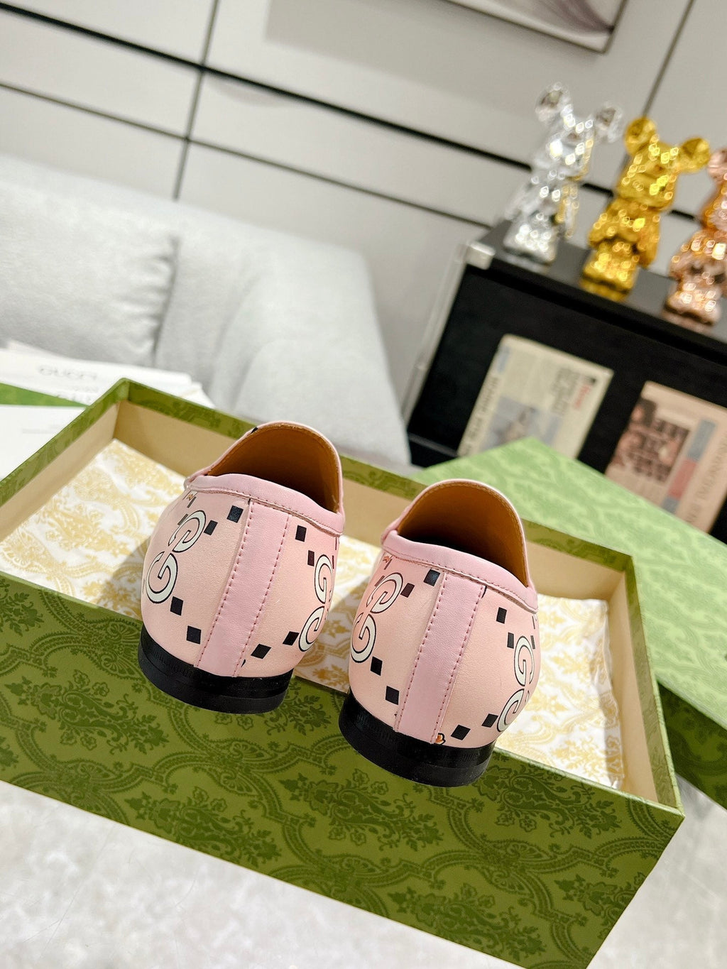 GUCCI HORSEBIT LOAFER WITH CUTE CAT PRINT IN LIGHT PINK CALFSKIN