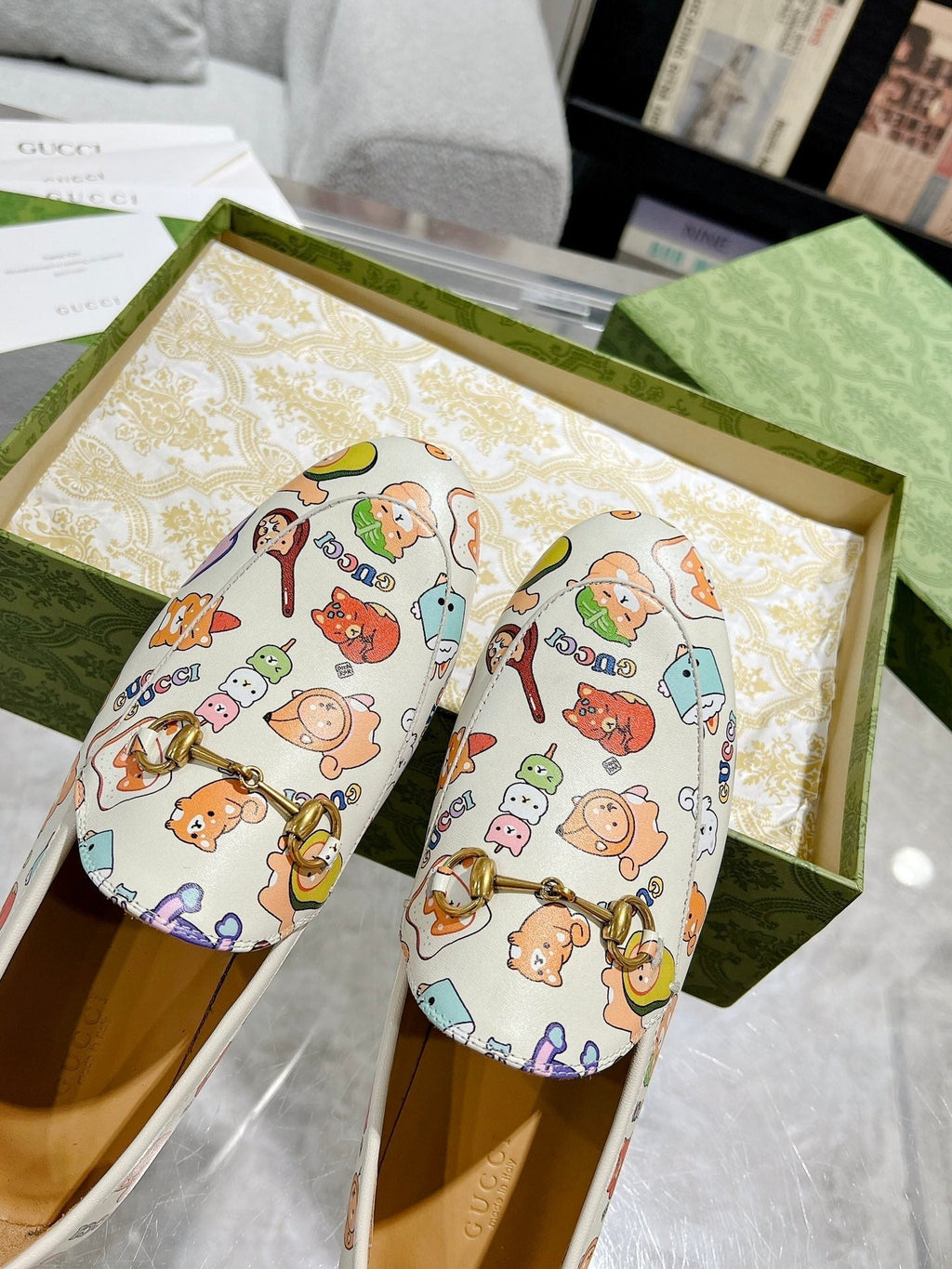 GUCCI HORSEBIT LOAFER WITH CUTE ANIMAL PRINT IN WHITE CALFSKIN