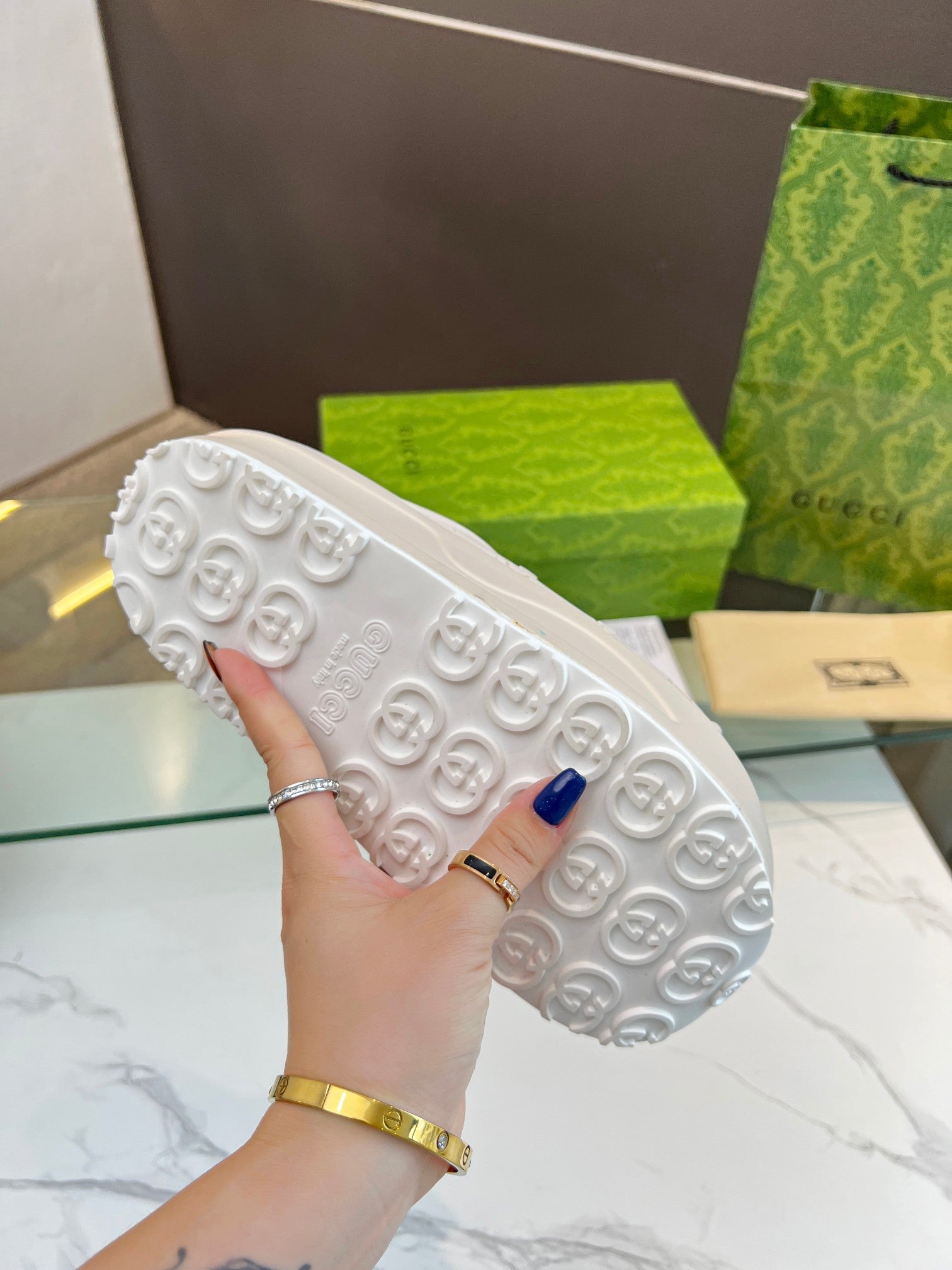 GUCCI PLATFORM SANDALS IN WHITE CREAM MONOGRAM IMPORTED TPU