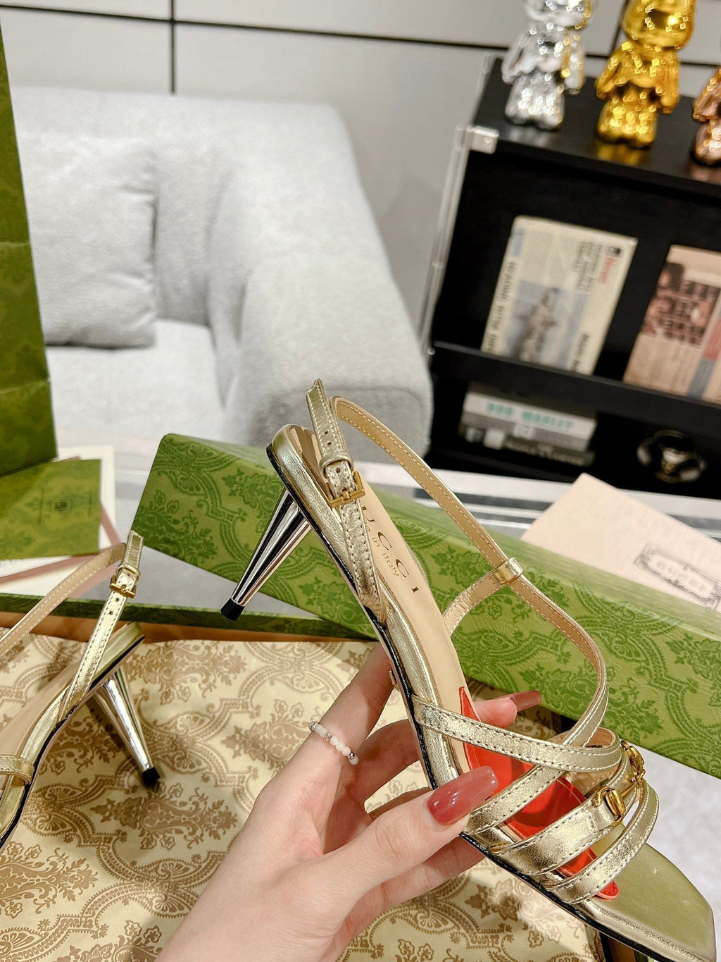 GUCCI CLASSIC STRAPPY HEEL SANDAL METALLIC GOLD CALFSKIN