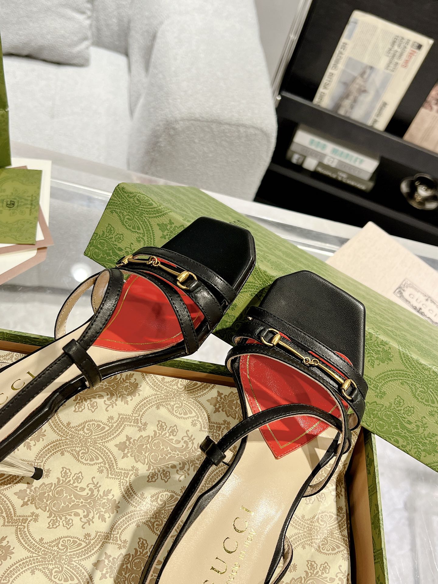 GUCCI CLASSIC STRAPPY HEEL SANDAL BLACK CALFSKIN