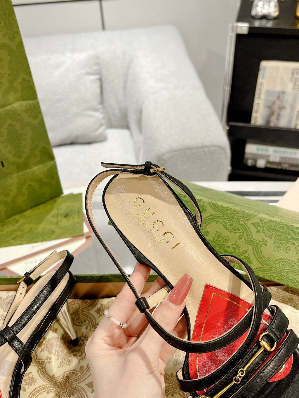 GUCCI CLASSIC STRAPPY HEEL SANDAL BLACK CALFSKIN