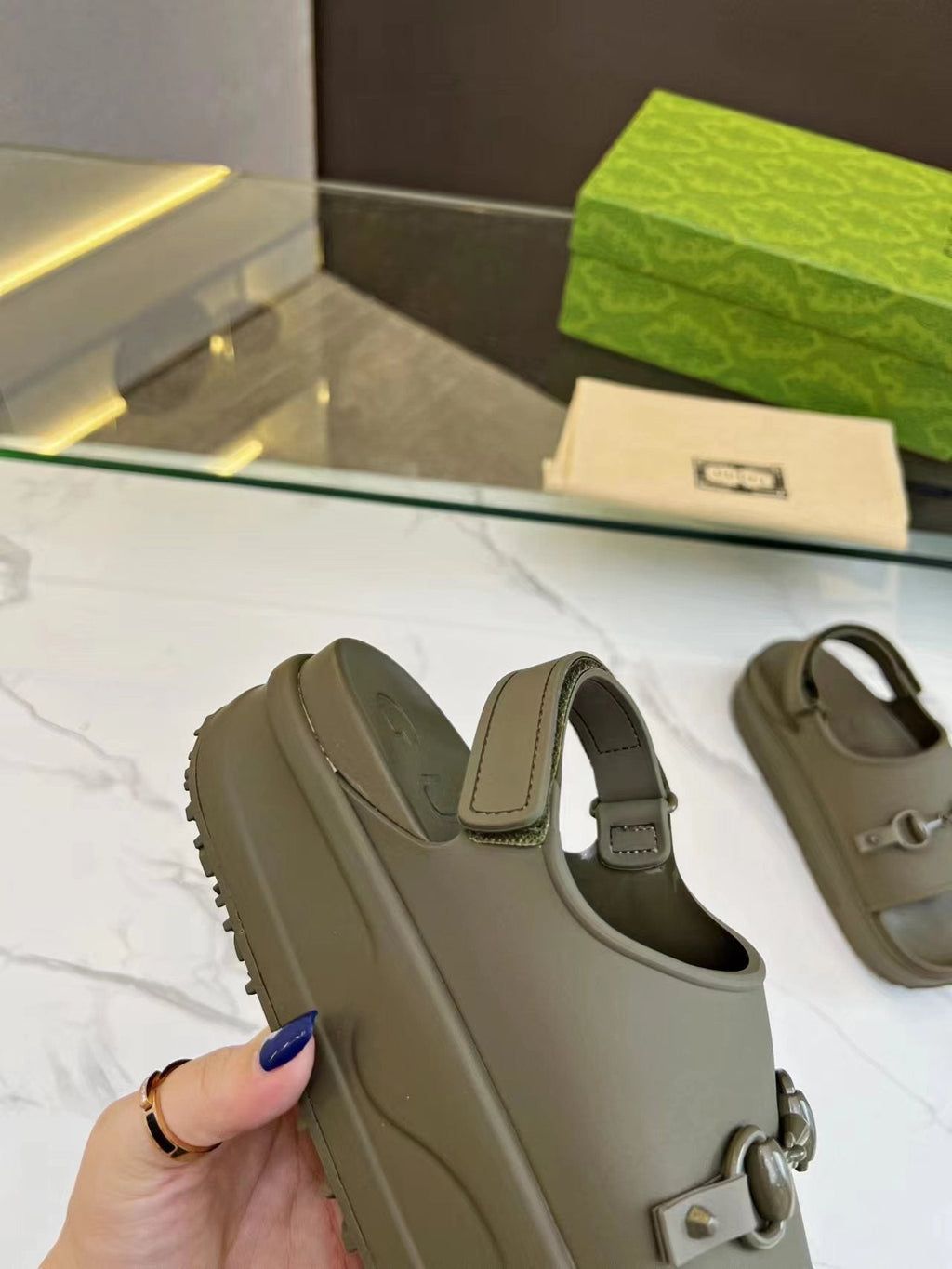GUCCI HORSEBIT FLATFORM SANDAL 5 CM IN ARMY GREEN IMPORTED TPU